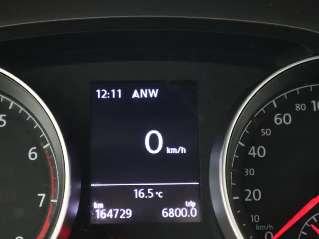Volkswagen Golf view 29