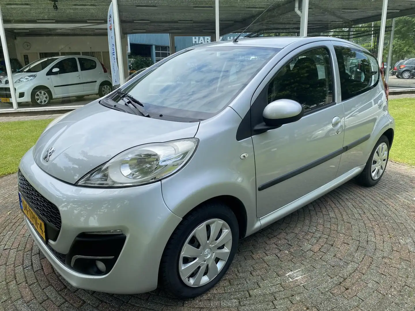 Peugeot 107 1.0 ACTIVE /AIRCO/LED VERLICHTING /5DRS Grijs - 1