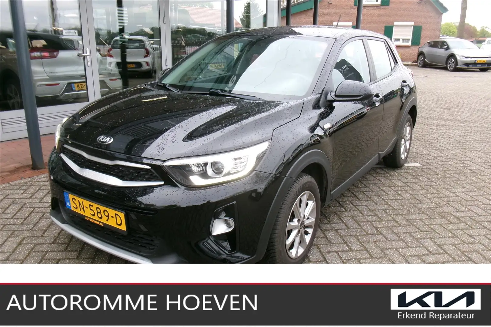 Kia Stonic 1.2 MPi ComfortPlusLine Navigator Org. Ned. Negro - 1