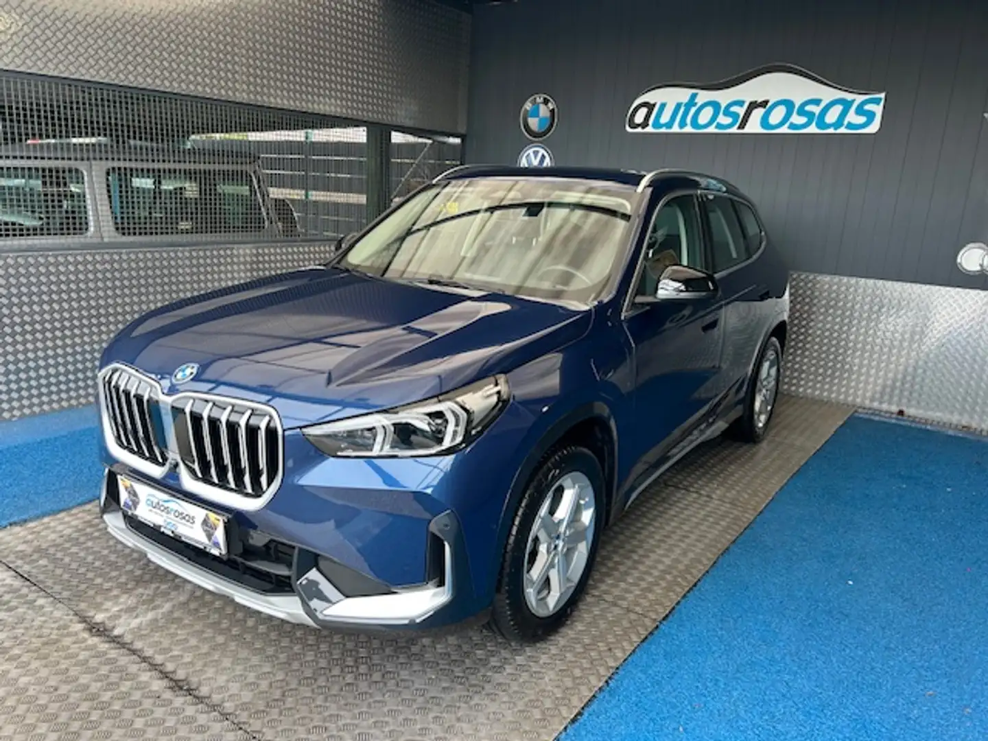 BMW X1 xDrive30eA xLine Bleu - 1