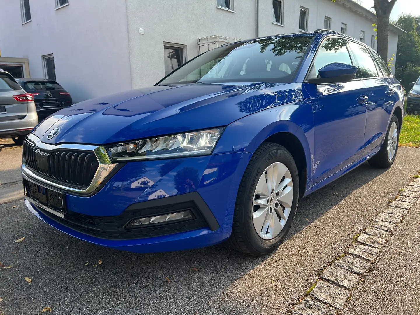 Skoda Octavia Combi 1.5 TSI Ambition LED, Anhängerkupplung Blau - 2
