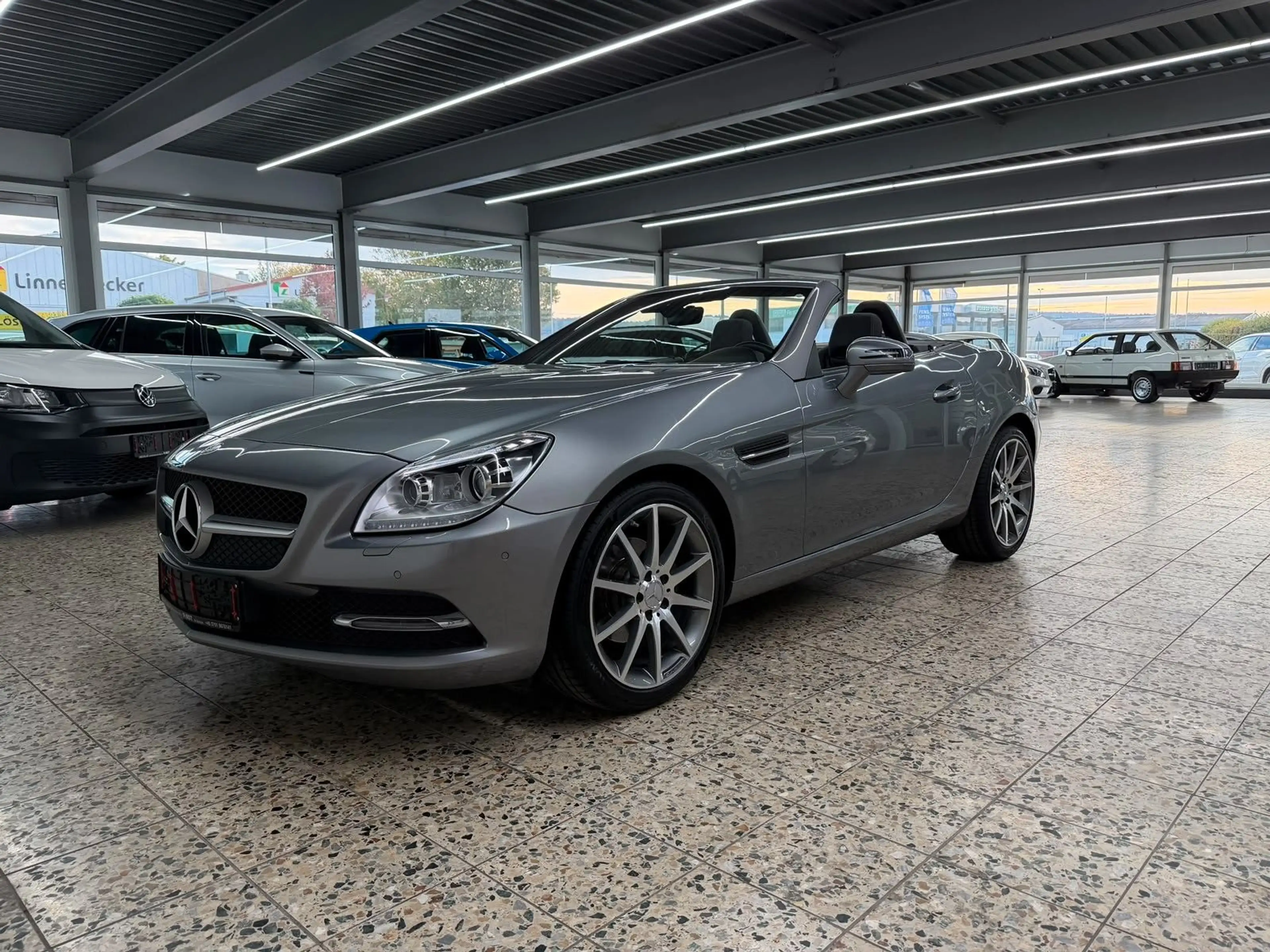 Mercedes-Benz SLK 200 Roadster/Carplay/LederNappa/AMG-ALU — photo 2