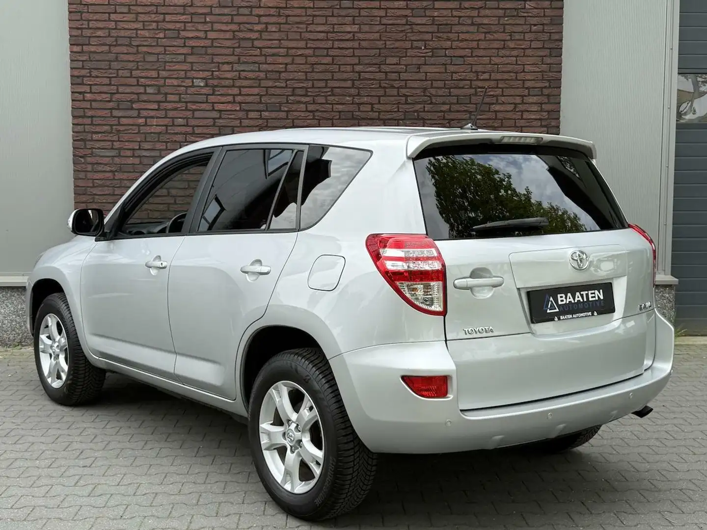 Toyota RAV 4 2.0 VVTi |27.000 KM!|Dealer onderhouden|Cruise|Cli Silber - 2