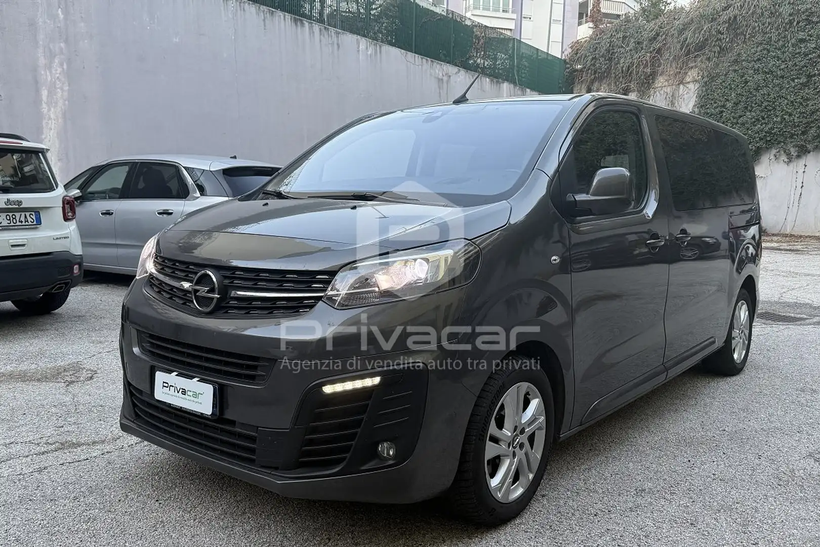 Opel Zafira Life 2.0 Diesel 180CV aut. Start&Stop Business Edition  Argento - 1
