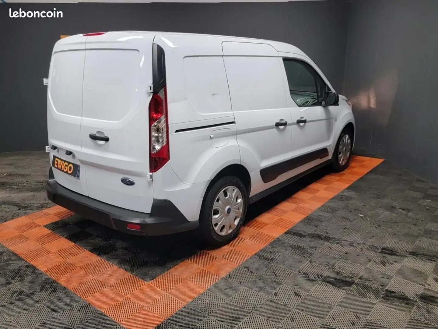 Ford Transit Connect FOURGON 1.0 Éthanol FLEXIFUEL 100ch 14 490 Blanc - 2