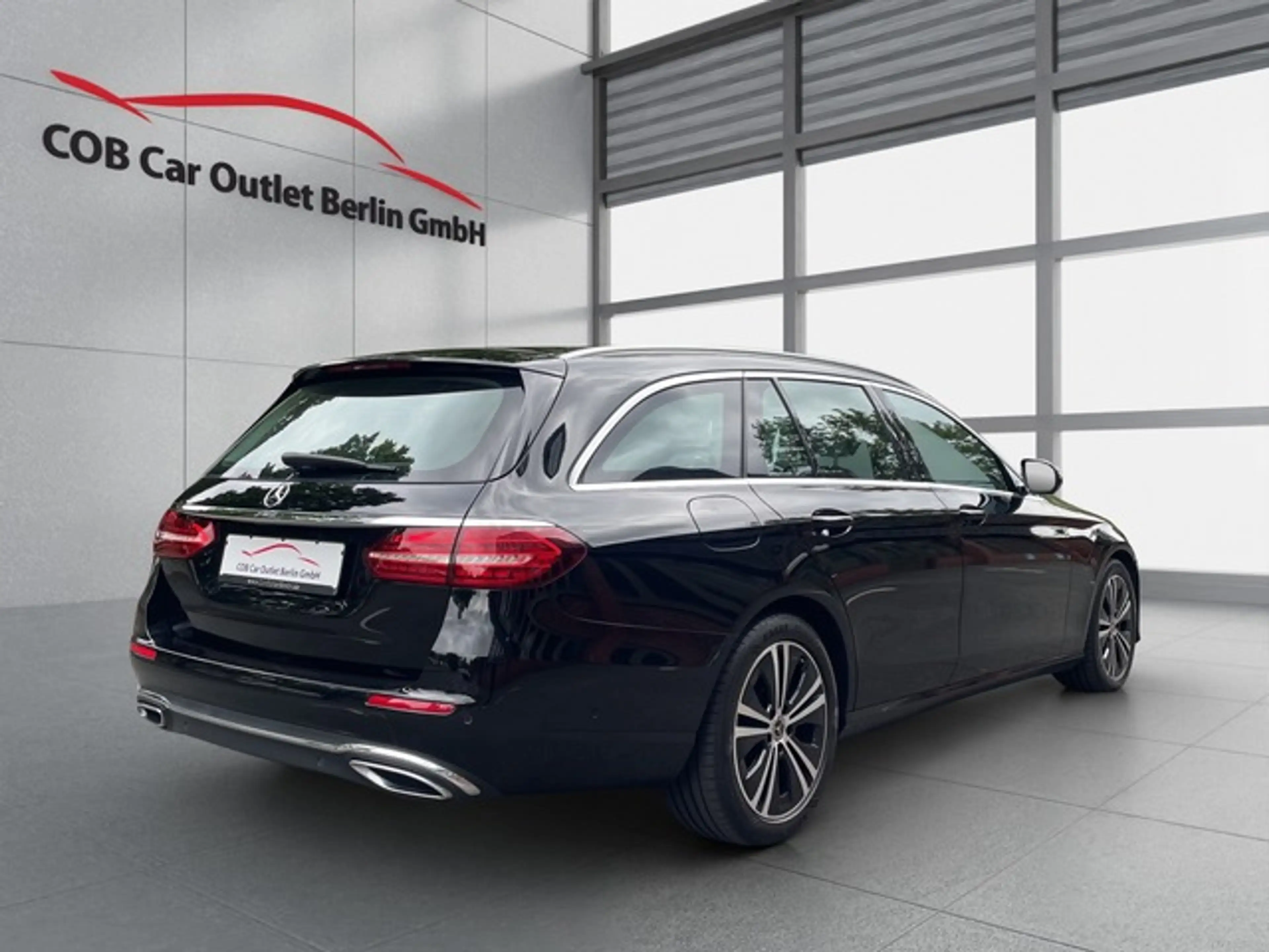 Mercedes-Benz E 400 d T 4M DISTRO LEDER KAM360 STANDHZG ALARM — photo 7