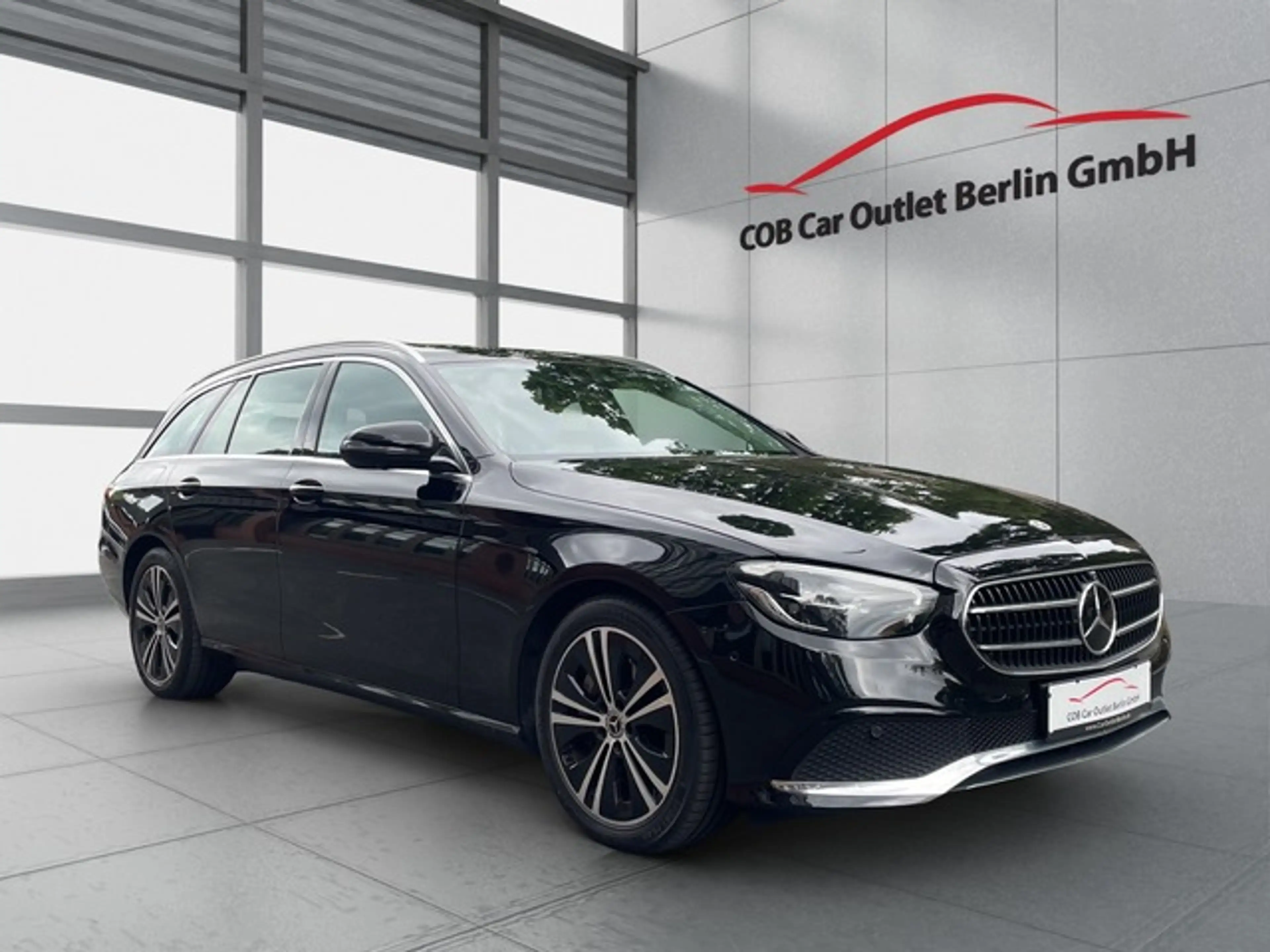 Mercedes-Benz E 400 d T 4M DISTRO LEDER KAM360 STANDHZG ALARM — photo 3