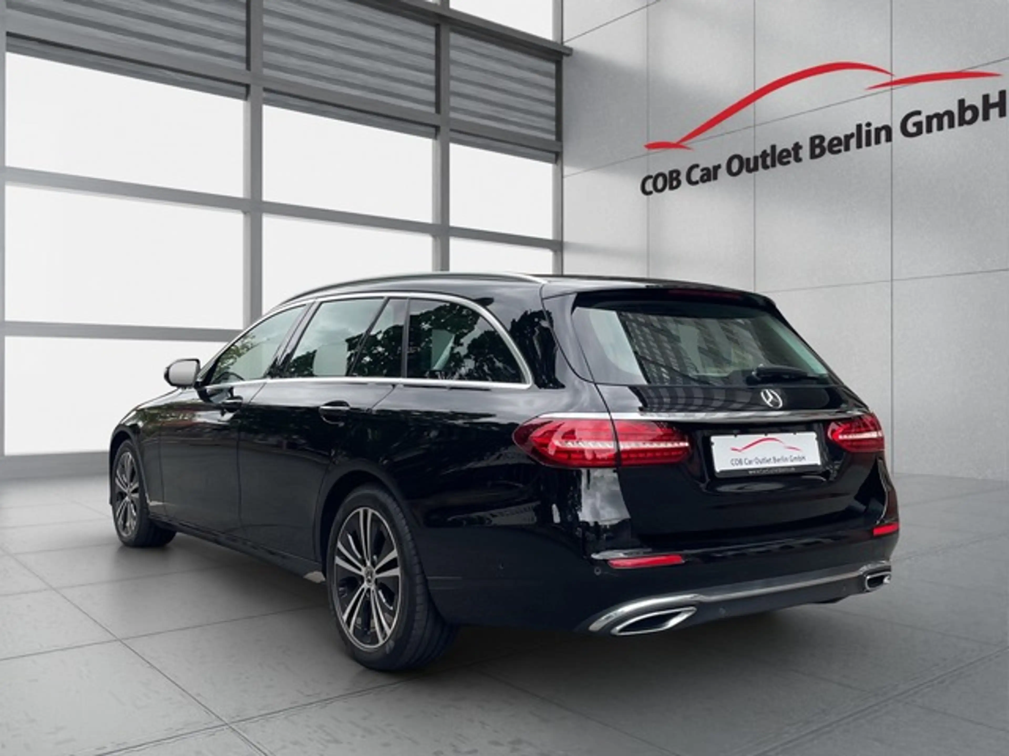Mercedes-Benz E 400 d T 4M DISTRO LEDER KAM360 STANDHZG ALARM — photo 5