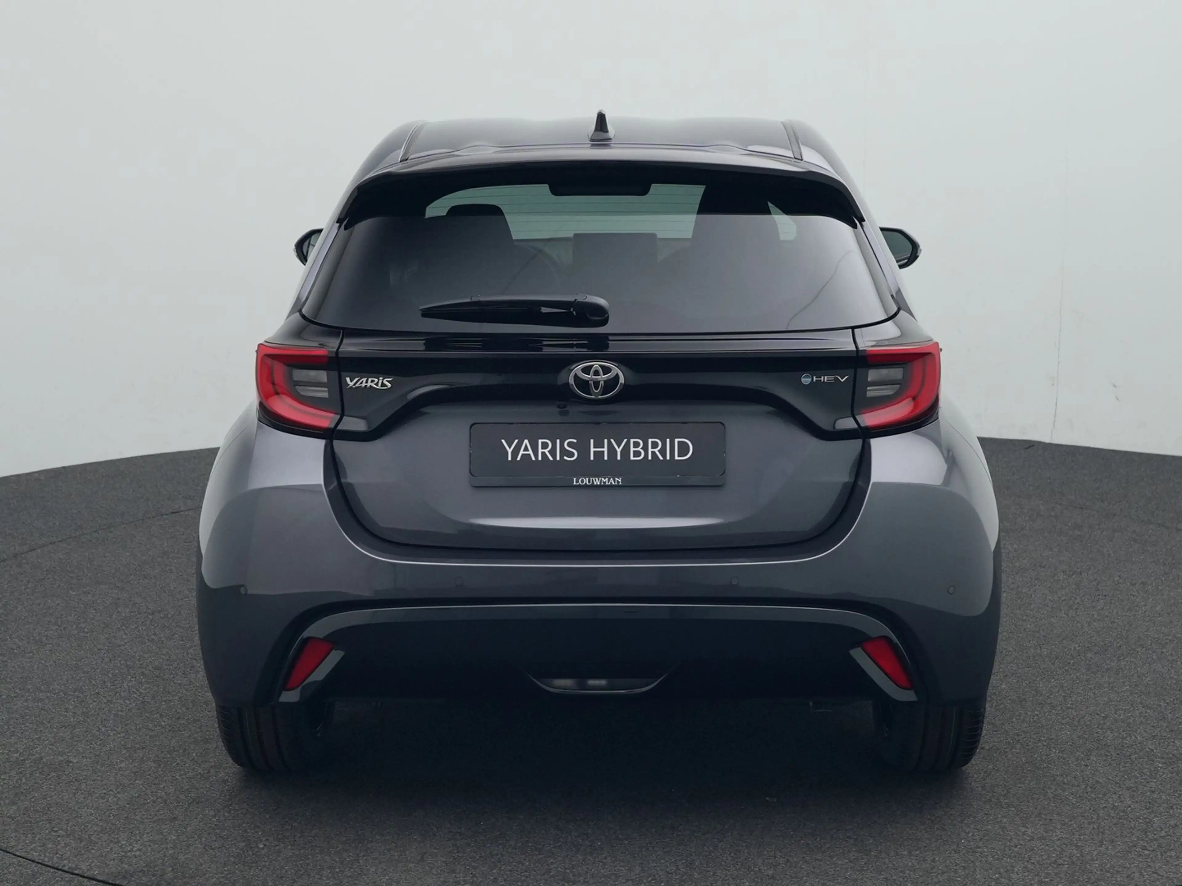 Toyota Yaris 1.5 Hybrid 130 Executive Storm Grey Metallic — photo 12