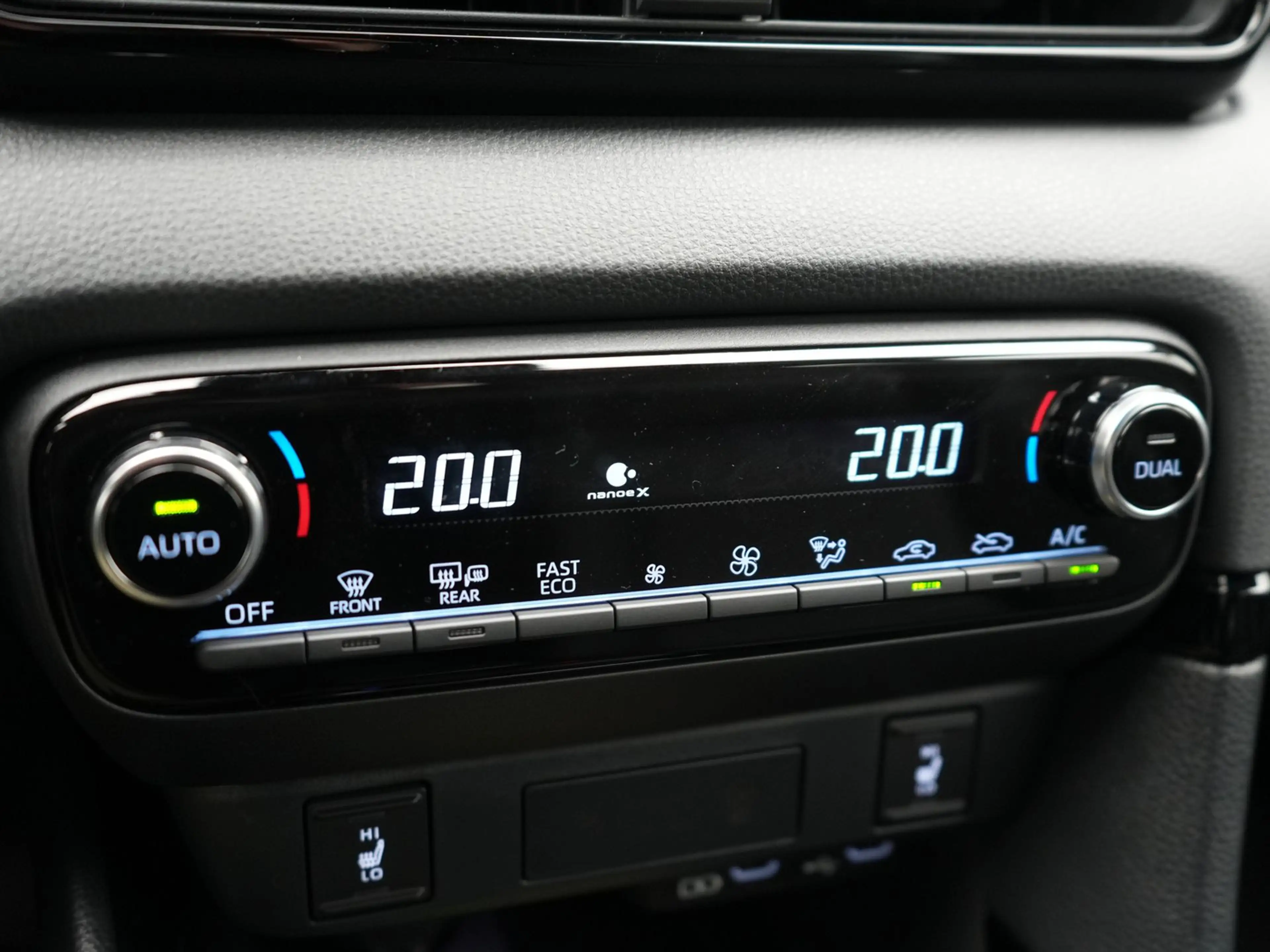 Toyota Yaris 1.5 Hybrid 130 Executive Storm Grey Metallic — photo 15