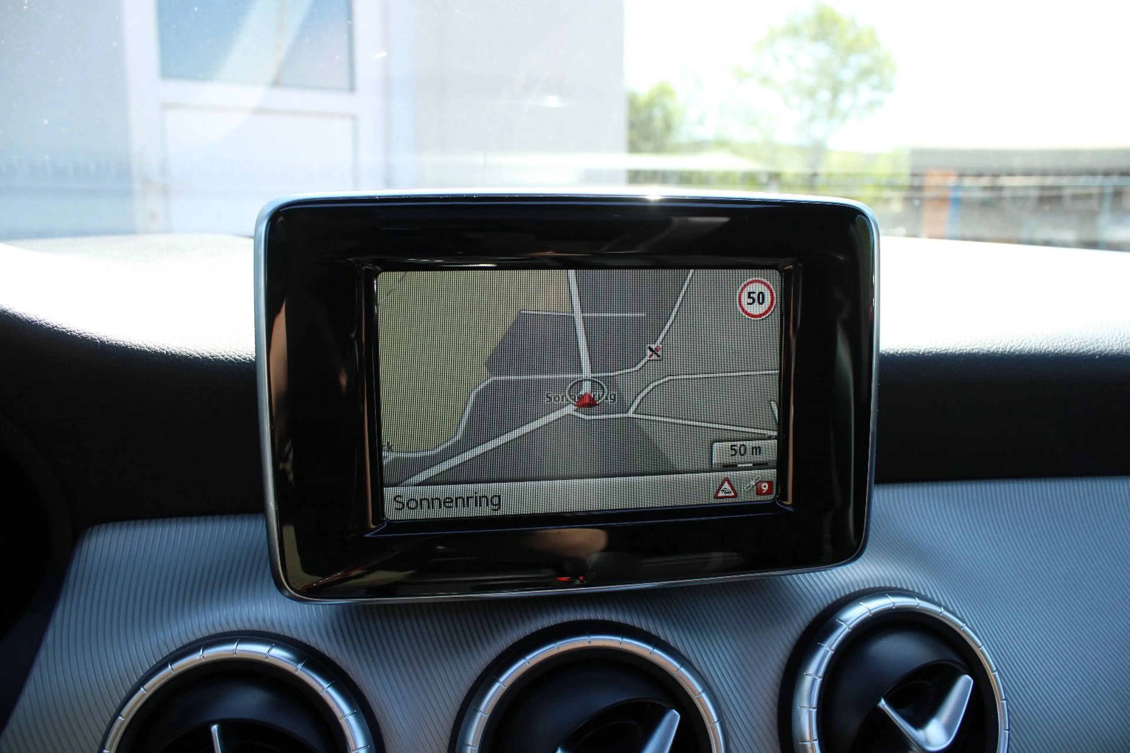 Mercedes-Benz CLA 220 CDI I R-Kamera I Navi I Panorama — photo 13