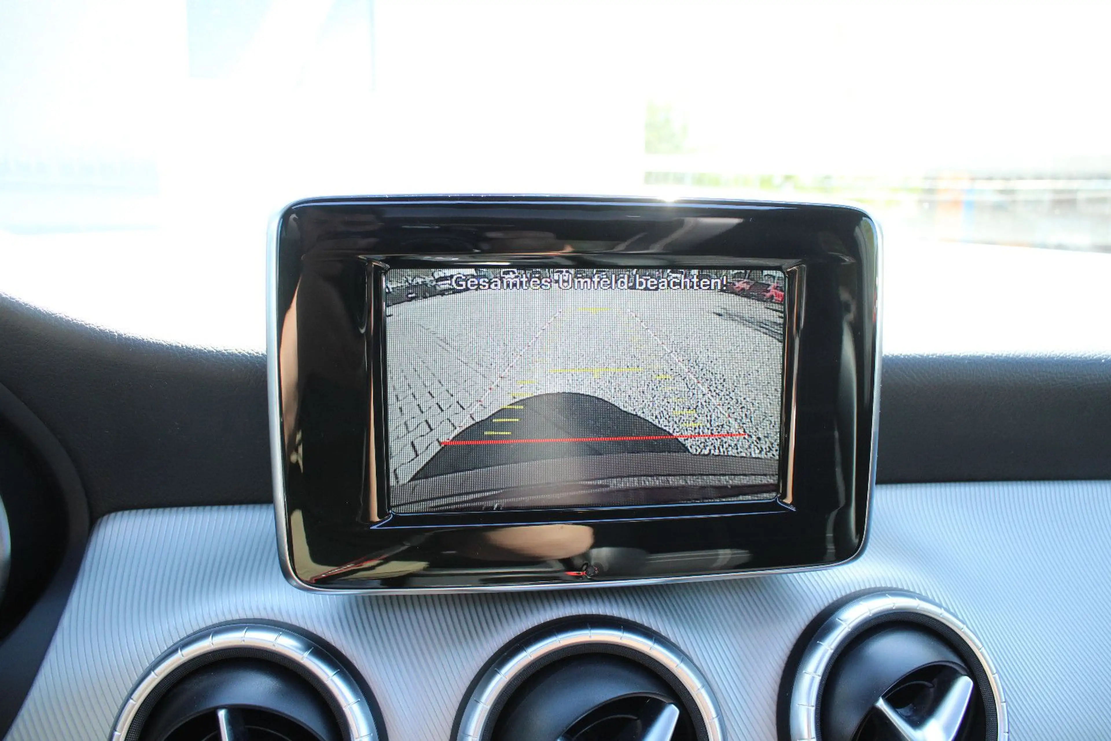 Mercedes-Benz CLA 220 CDI I R-Kamera I Navi I Panorama — photo 14