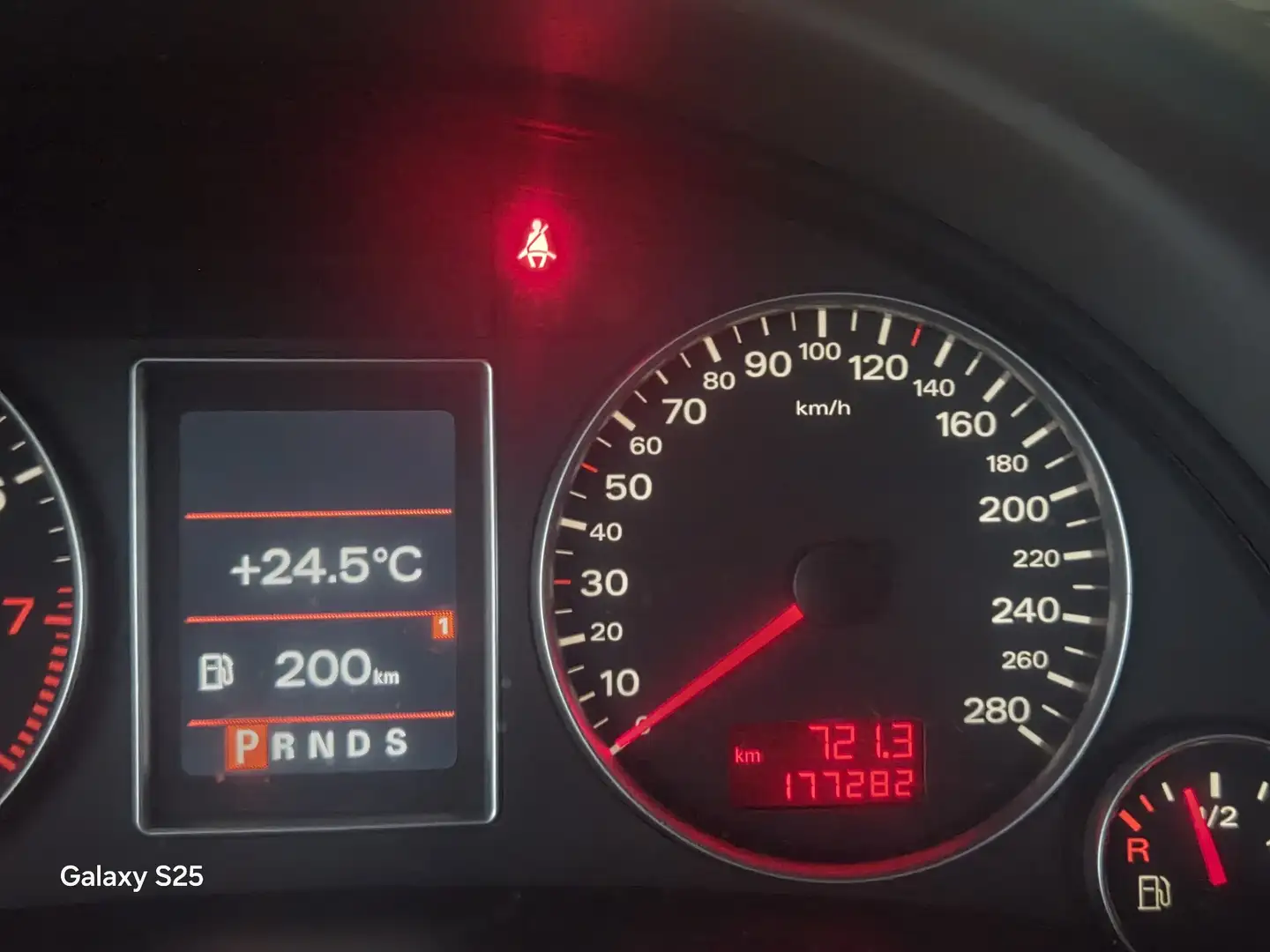 Audi A4 2.0 T FSI multitronic - 1