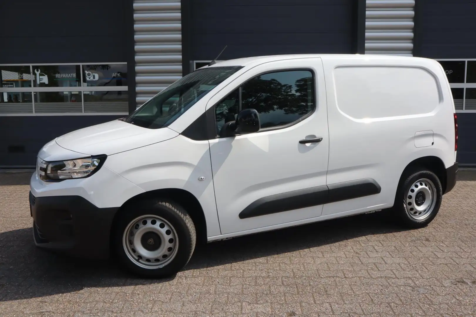 Peugeot Partner 1.5 BlueHDi 130 EAT8 S&S L1 | automaat | Navi | Wit - 1