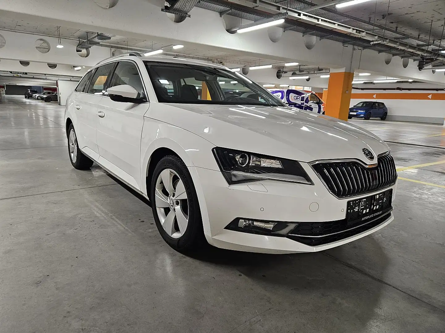 Skoda Superb Kombi 1,4 TSI ACT Style Weiß - 2