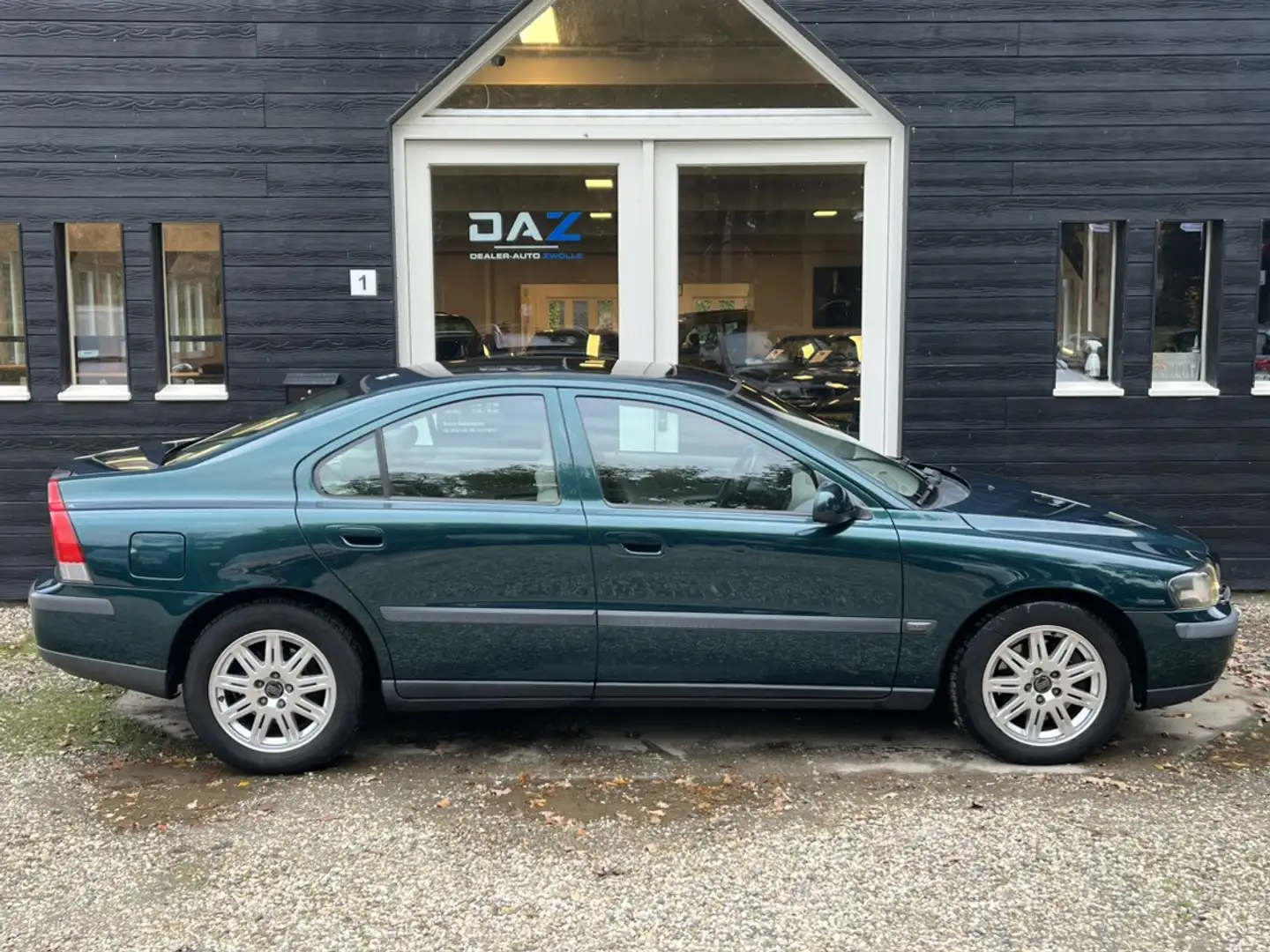 Volvo S60 2.4 T Geartronic Aut/Ecc/Leer/Dak/Youngtimer! Groen - 2