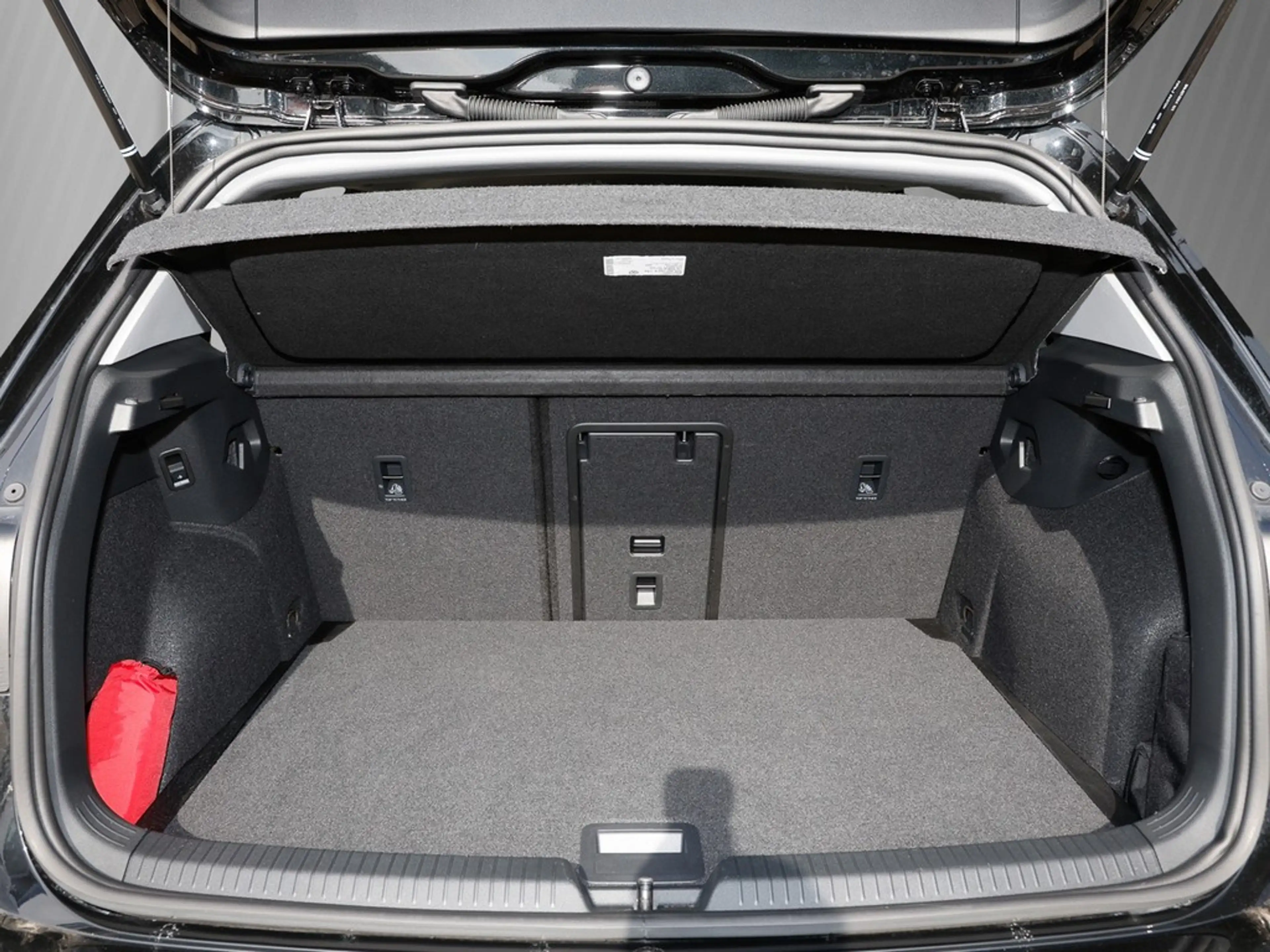 Volkswagen Golf VIII 2.0 TDI DSG Energy AHK/Navi/LEDplus — photo 7