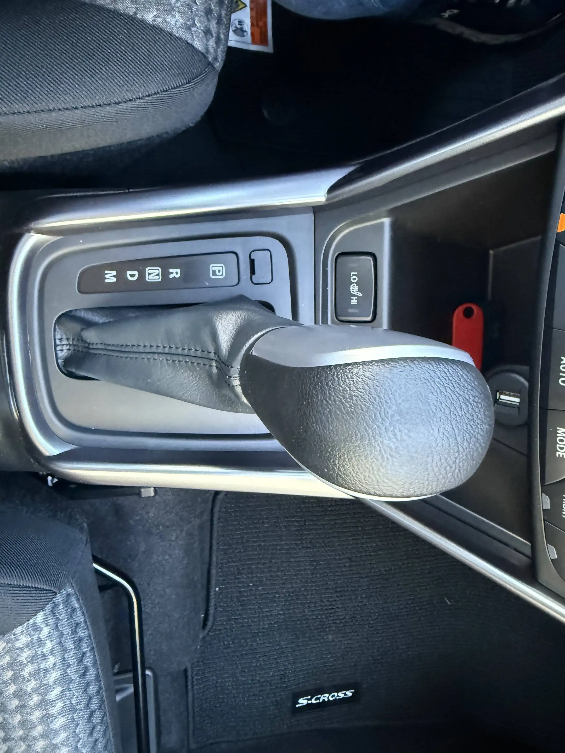 Suzuki S-Cross 1,4 Hybrid ALLGRIP shine AT - WIE NEU — photo 9
