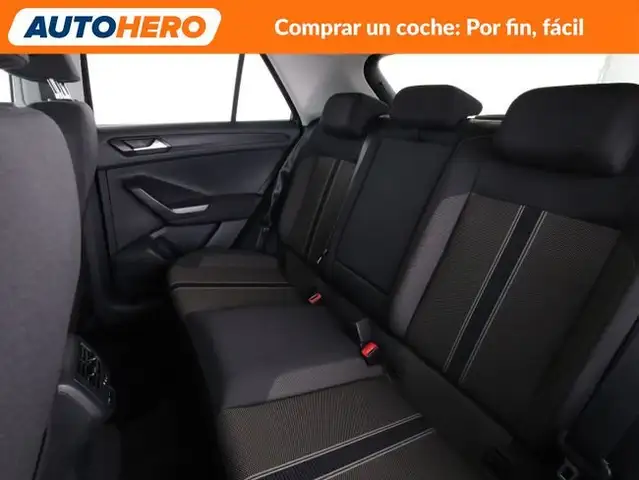 Volkswagen T-Roc view 15