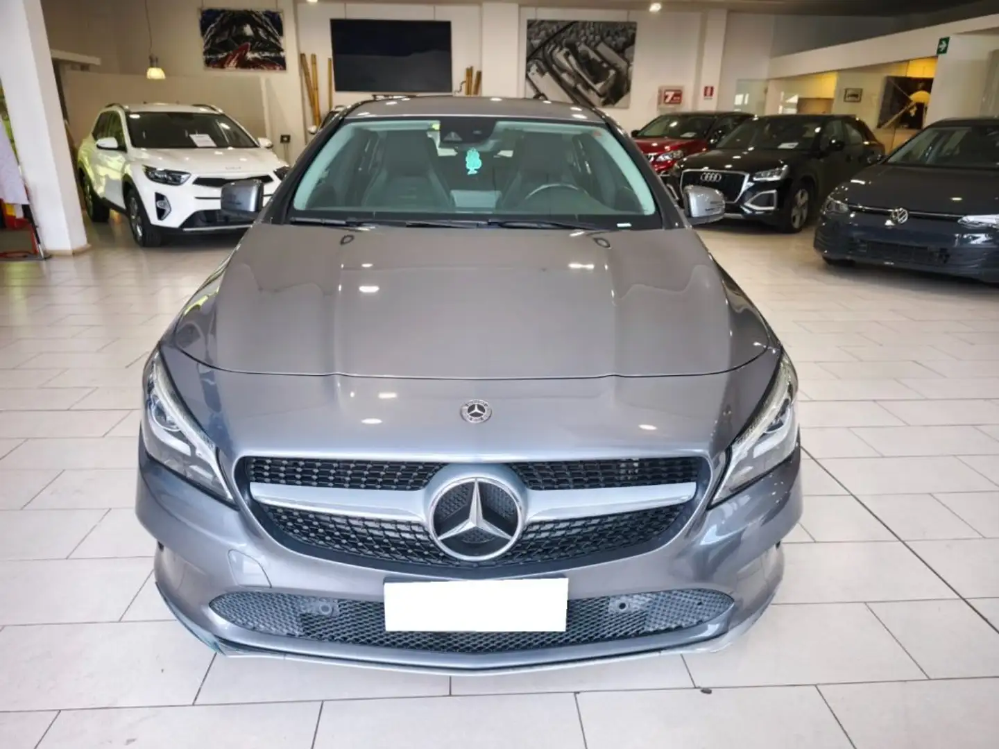Mercedes-Benz CLA 200 d Shooting Brake Automatic Executive  Lega Navi Gris - 2