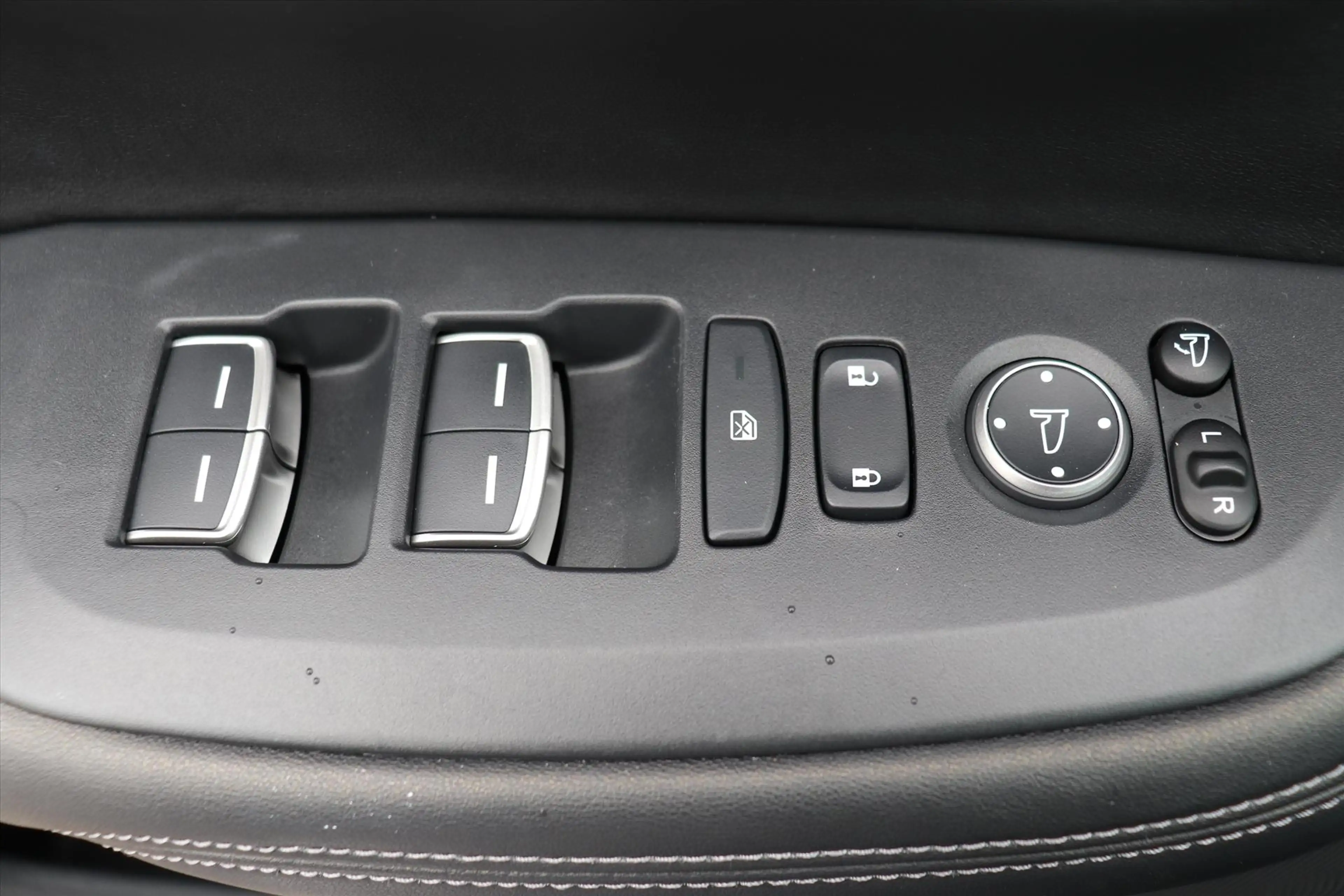 Honda ZR-V 2.0 Full Hybrid 184pk Aut Advance — photo 14