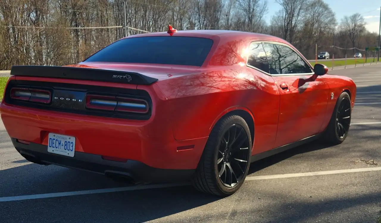 Dodge Challenger снимка Dodge Challenger