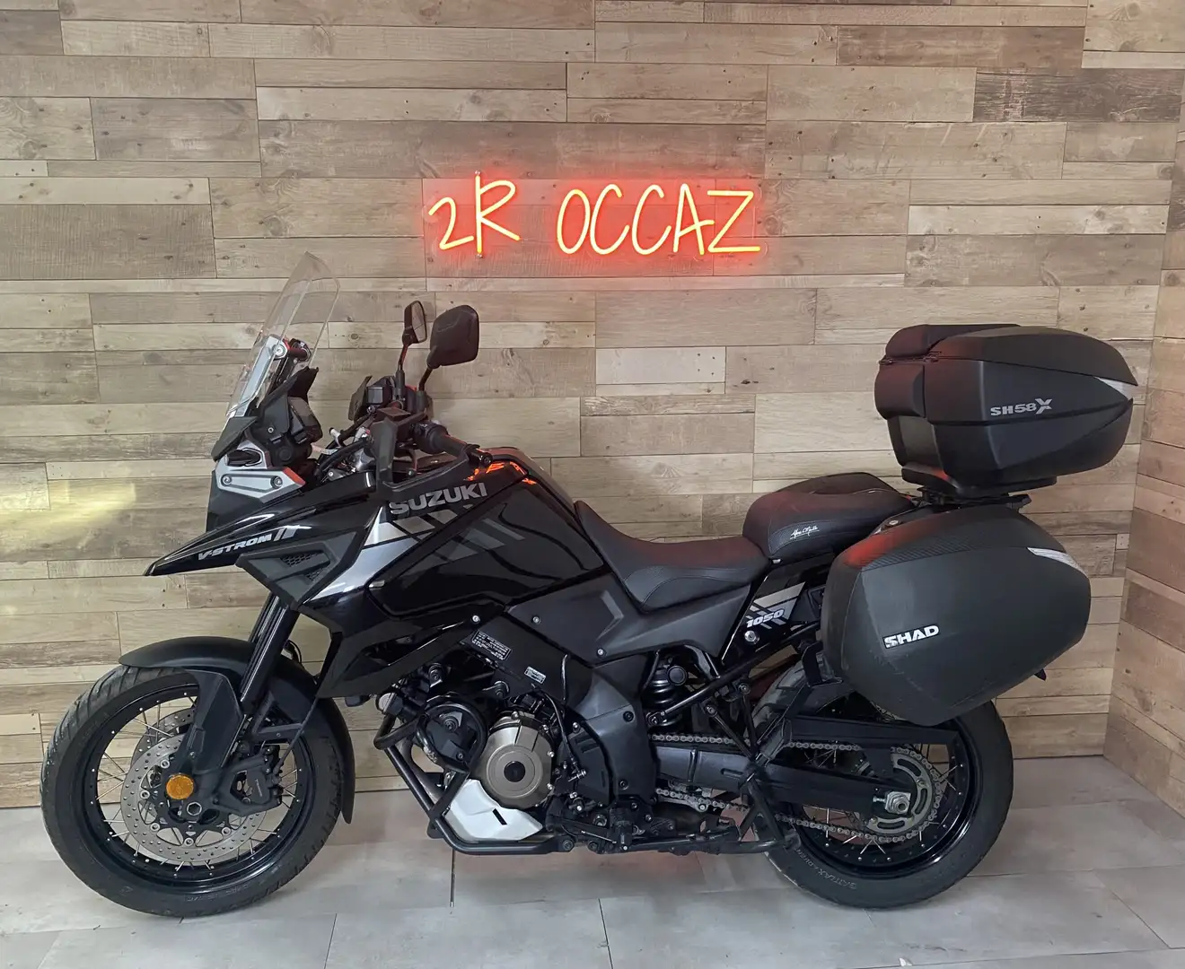Suzuki V-Strom 1000 Gris - 2