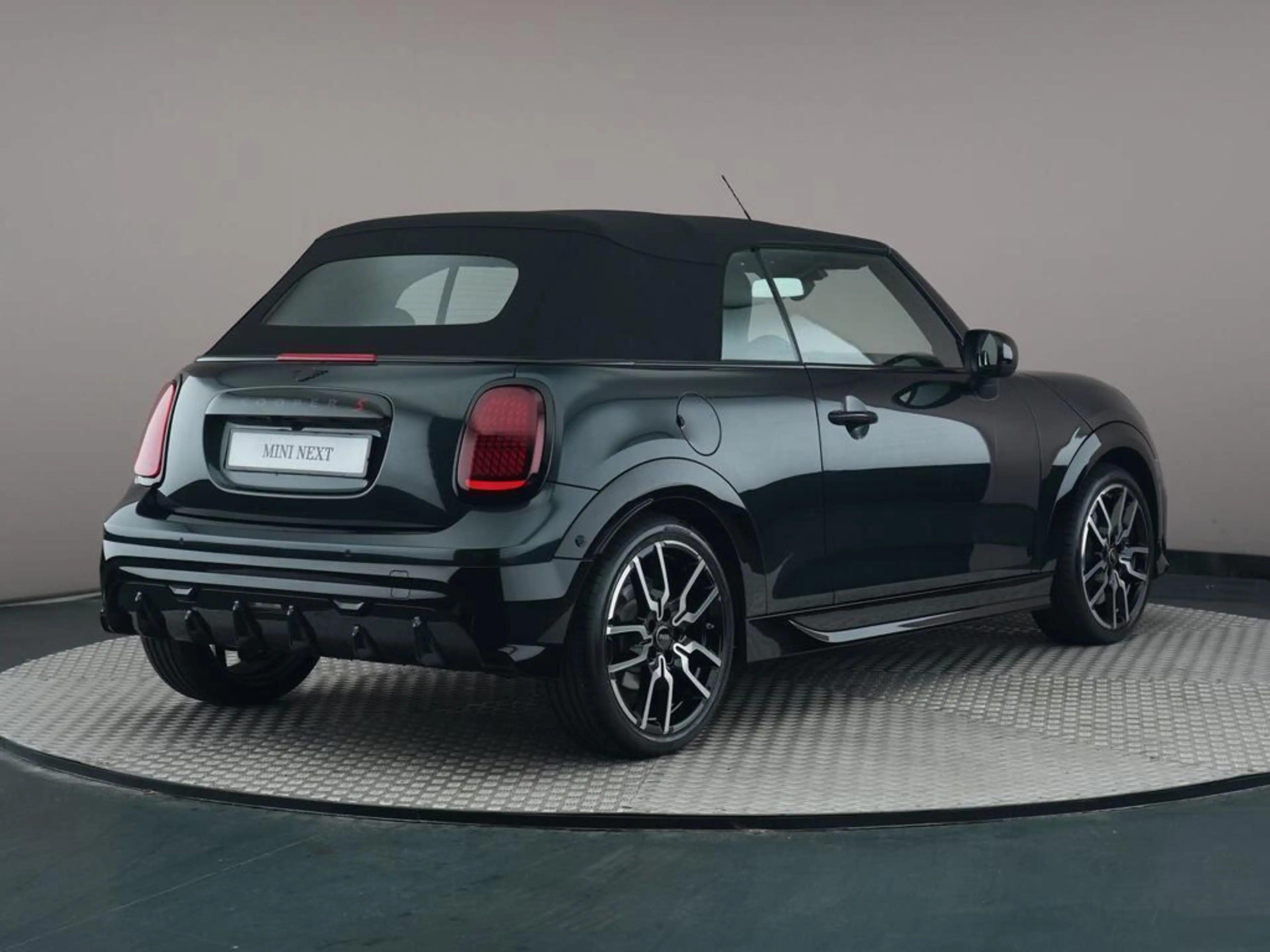 MINI Cooper S Cabrio 2.0 John Cooper Works XL — photo 10