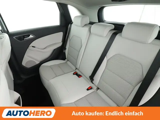 Mercedes-Benz B-Class view 14