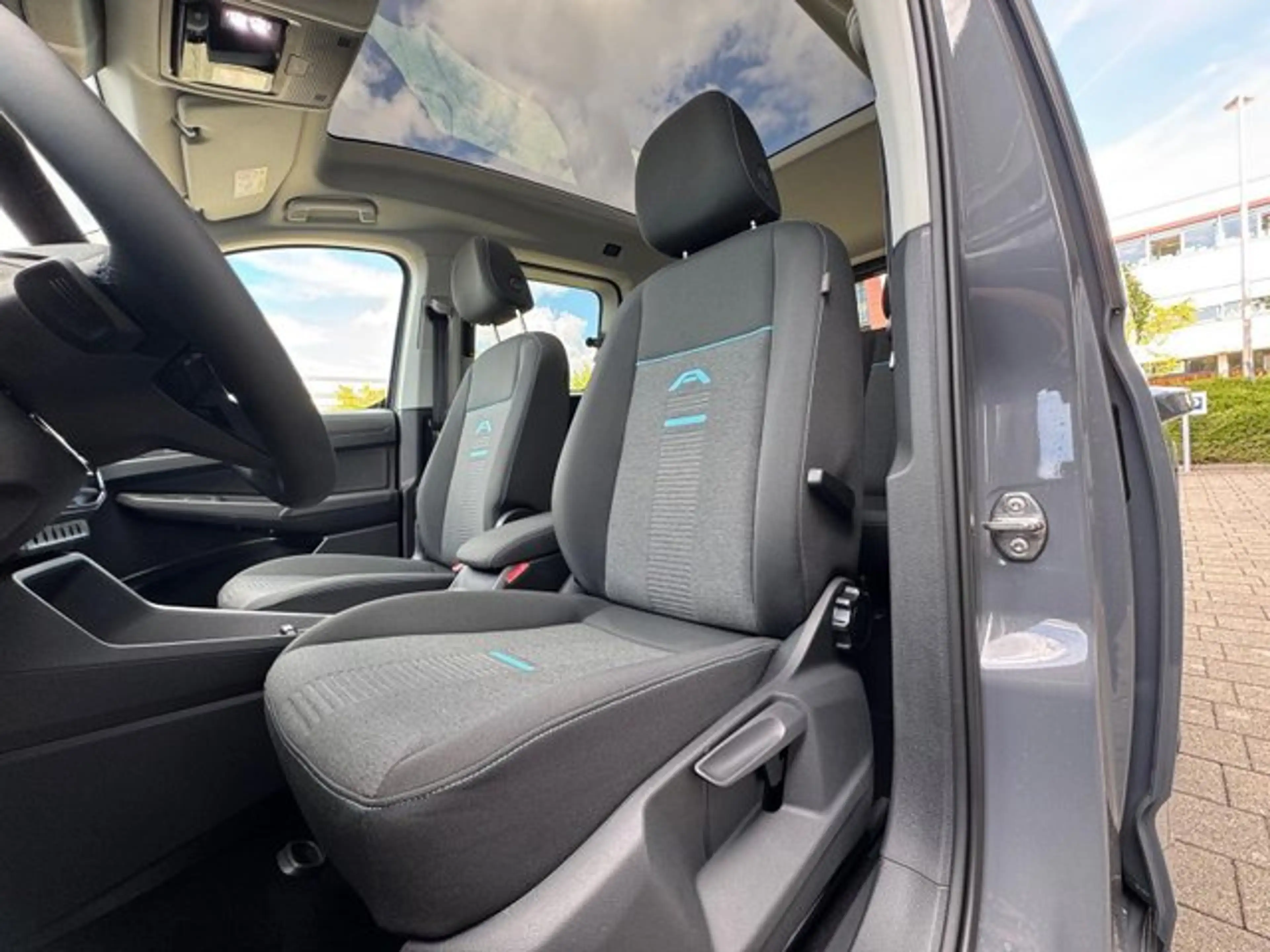 Ford Tourneo Connect Active +AHK +Standheizung — photo 13