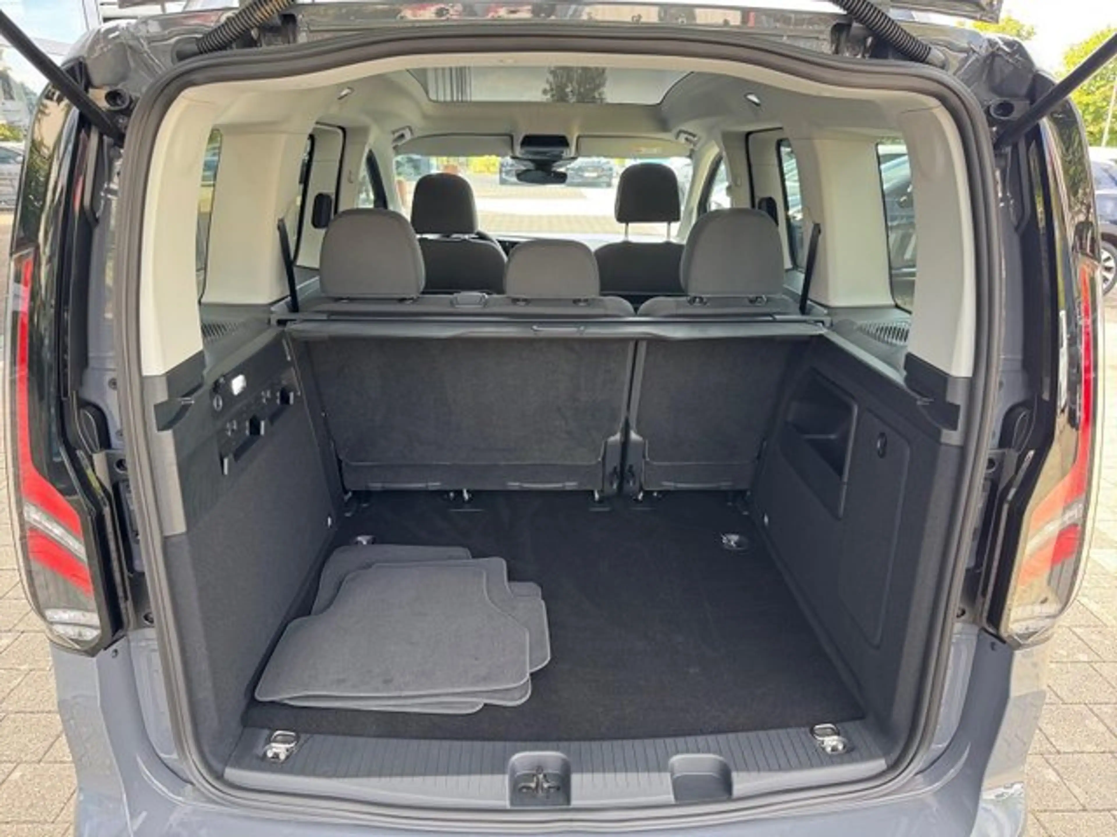 Ford Tourneo Connect Active +AHK +Standheizung — photo 12