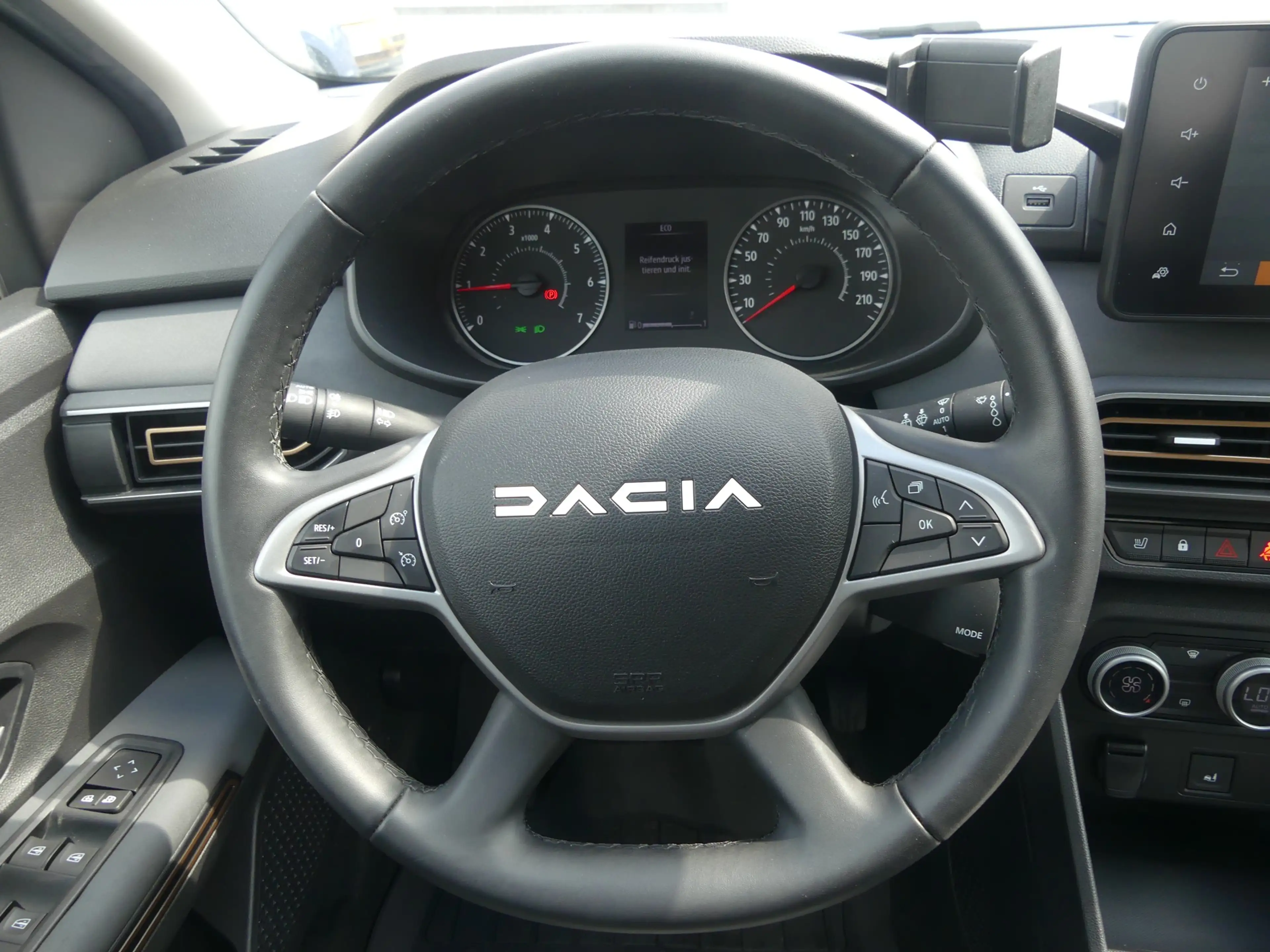 Dacia Jogger Eco-G 100 LED Navi AAC SHZ Kamera — photo 19