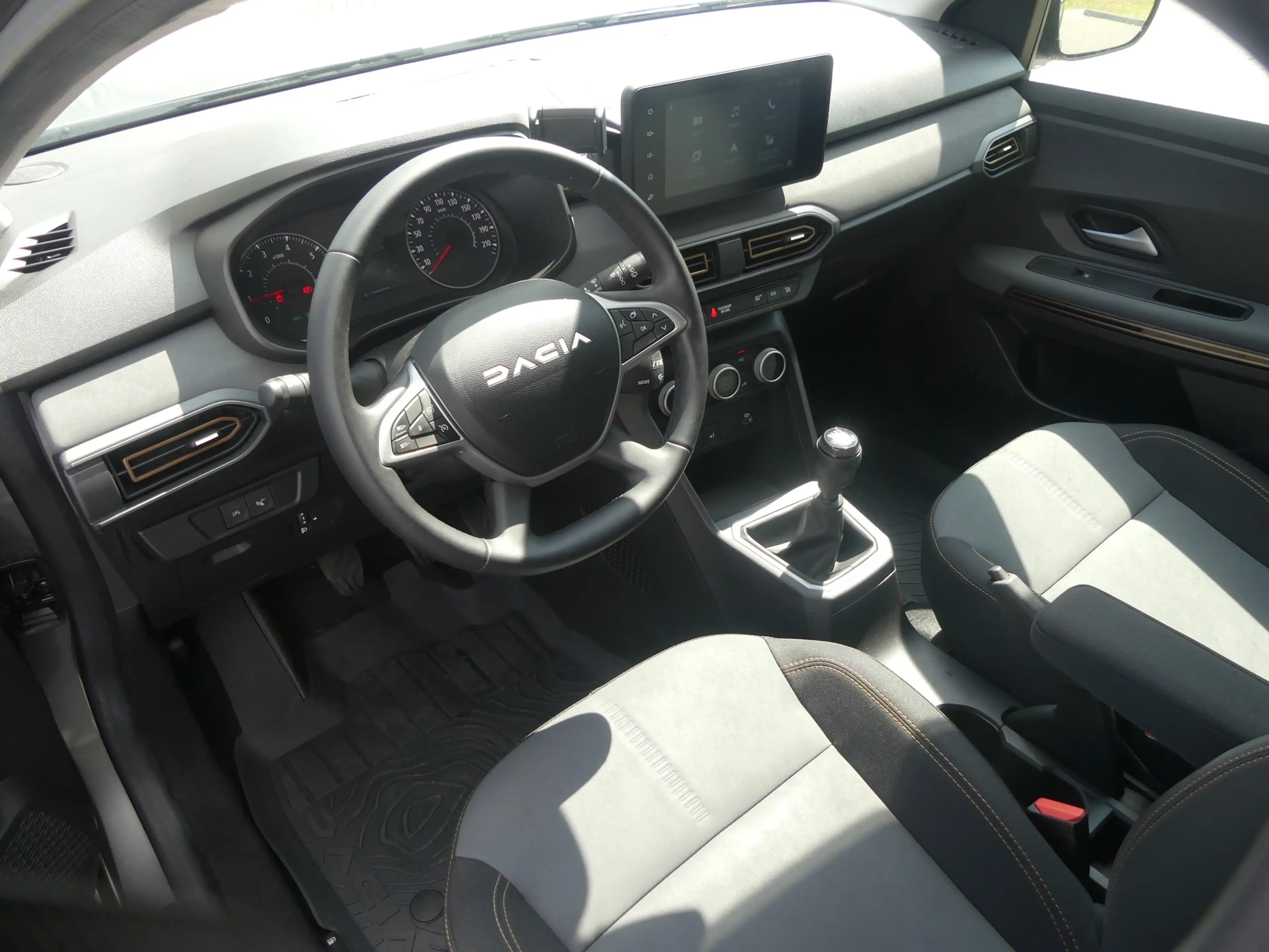 Dacia Jogger Eco-G 100 LED Navi AAC SHZ Kamera — photo 8