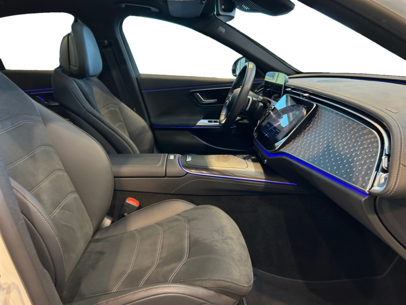 Mercedes-Benz E 300 e 4matic AMG AMG+MBUX+Burm+Night+AHK+Pano — photo 11