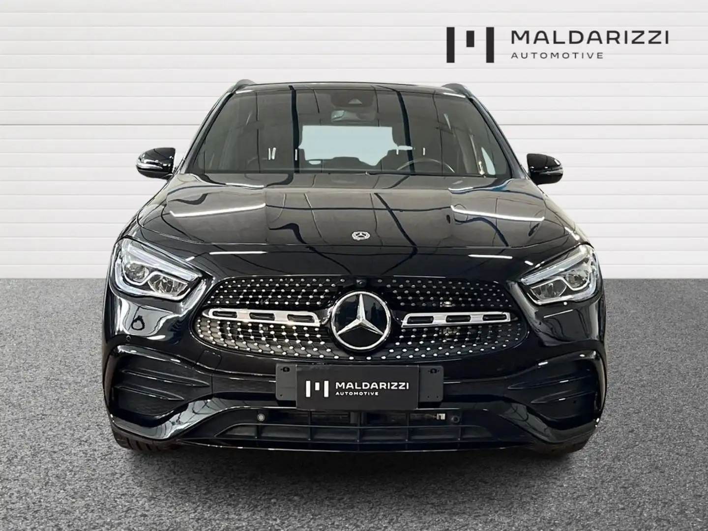 Mercedes-Benz GLA 200 200 d Premium auto Schwarz - 2