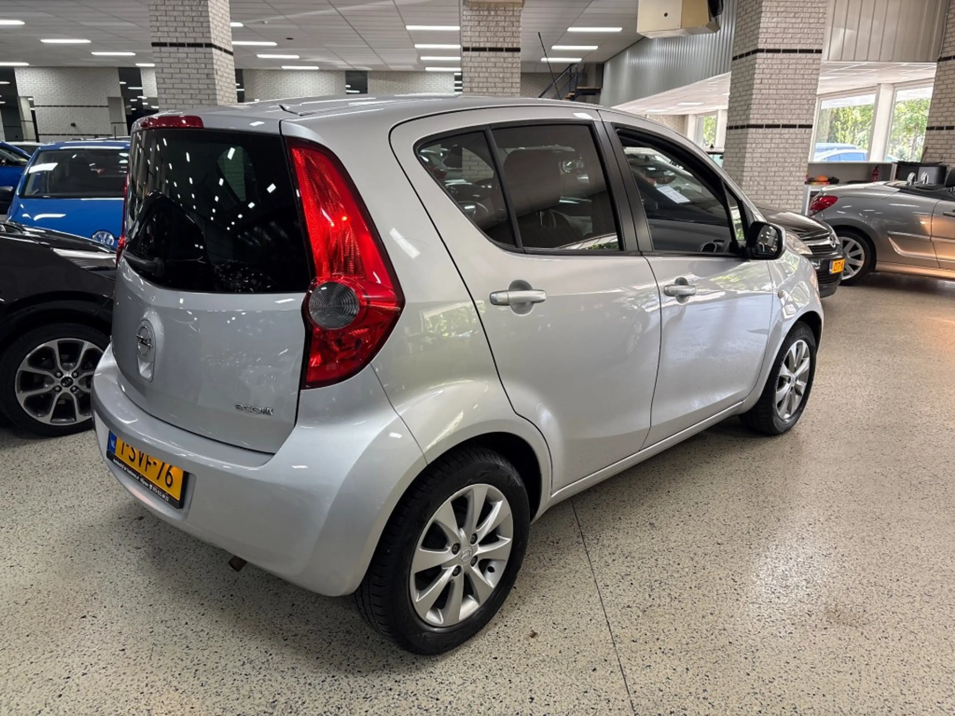 Opel Agila 1.0 EDITION / AIRCO / 5 DEURS / NAP / CV / LM VELG — photo 4