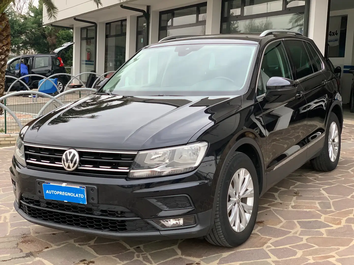 Volkswagen Tiguan 2.0 TDI 150 DSG BUSINESS Nero - 1