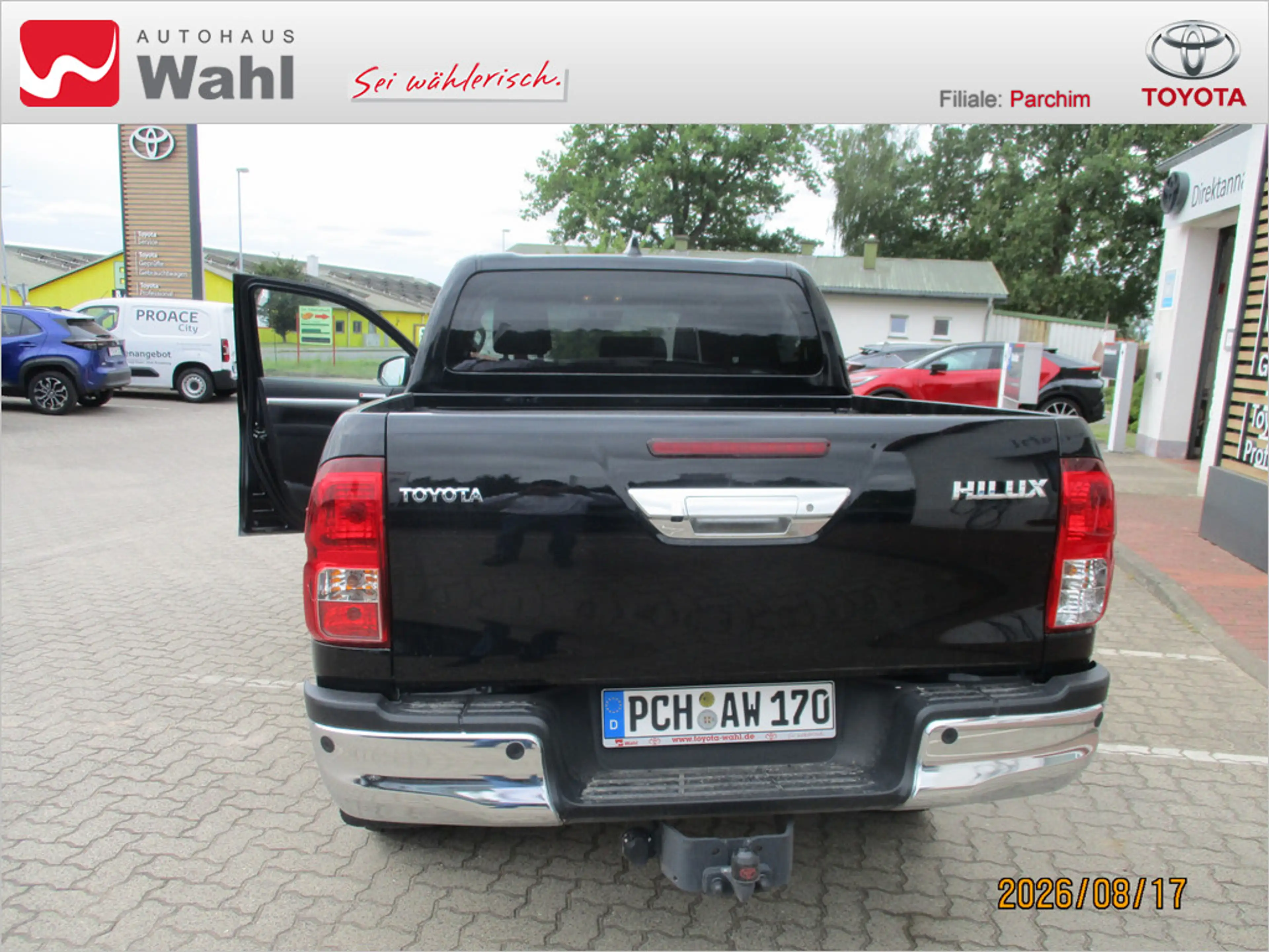 Toyota Hilux 2.8 Double Cab Comfort 4x4 — photo 8
