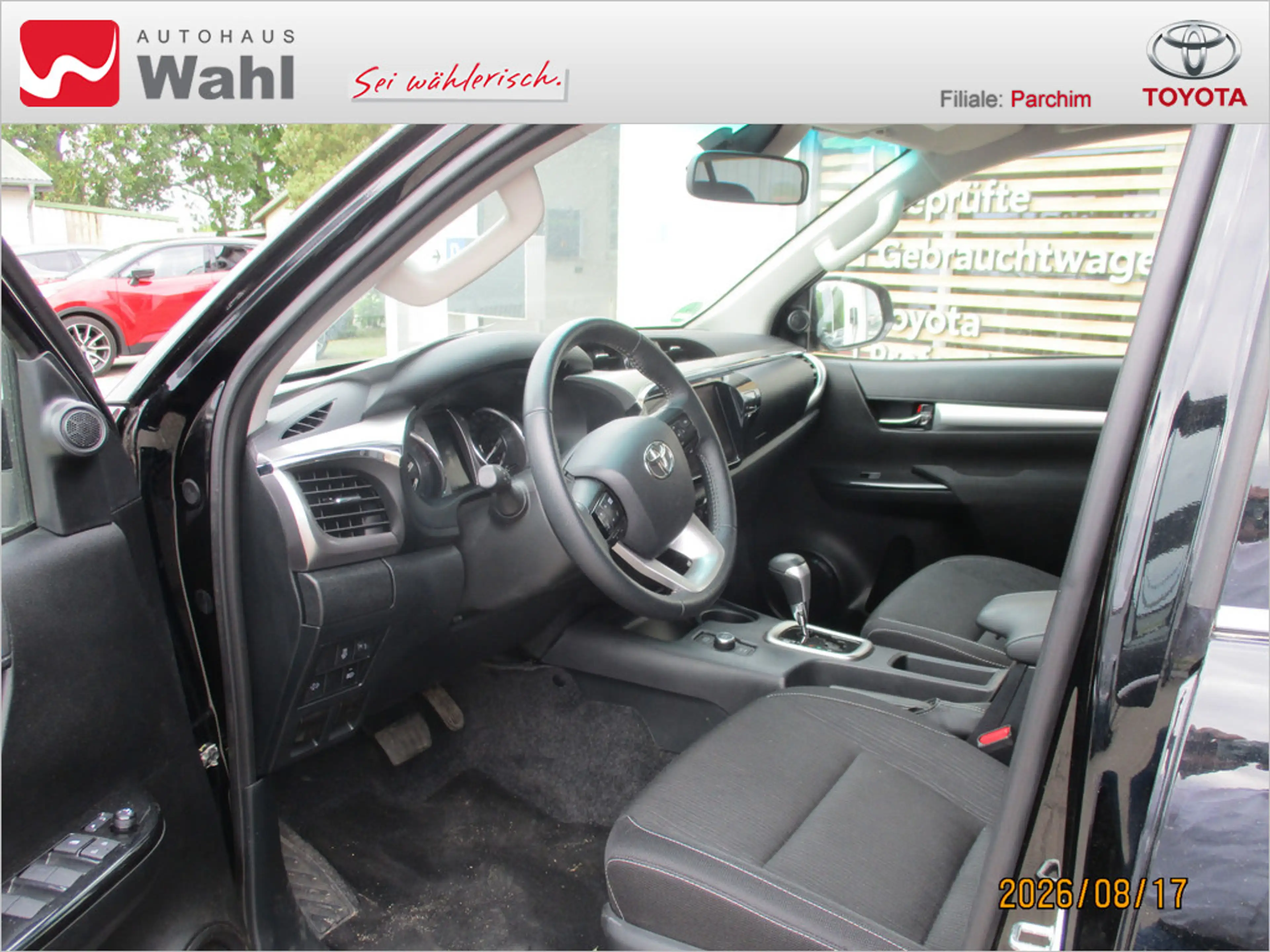 Toyota Hilux 2.8 Double Cab Comfort 4x4 — photo 3
