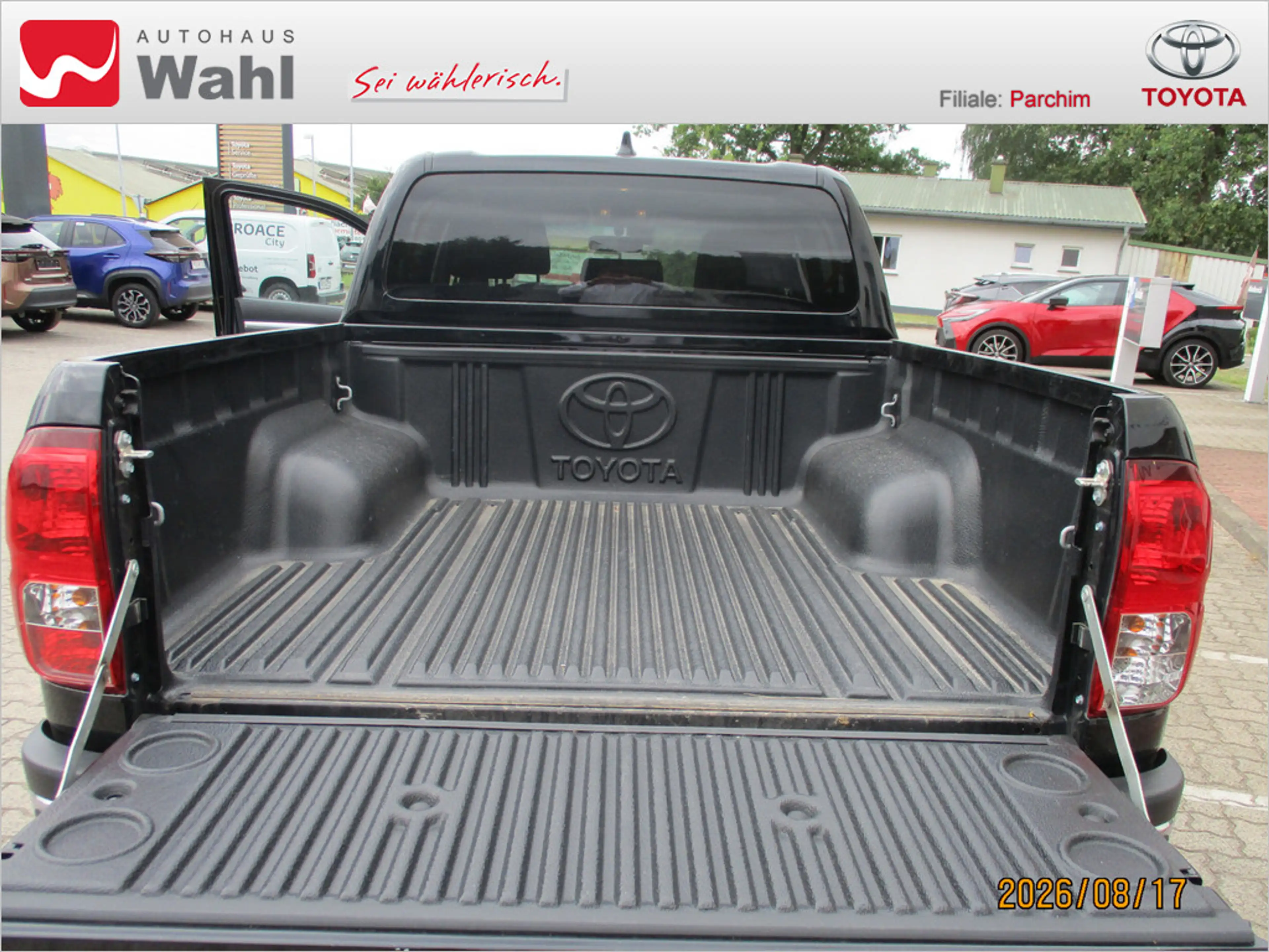Toyota Hilux 2.8 Double Cab Comfort 4x4 — photo 9