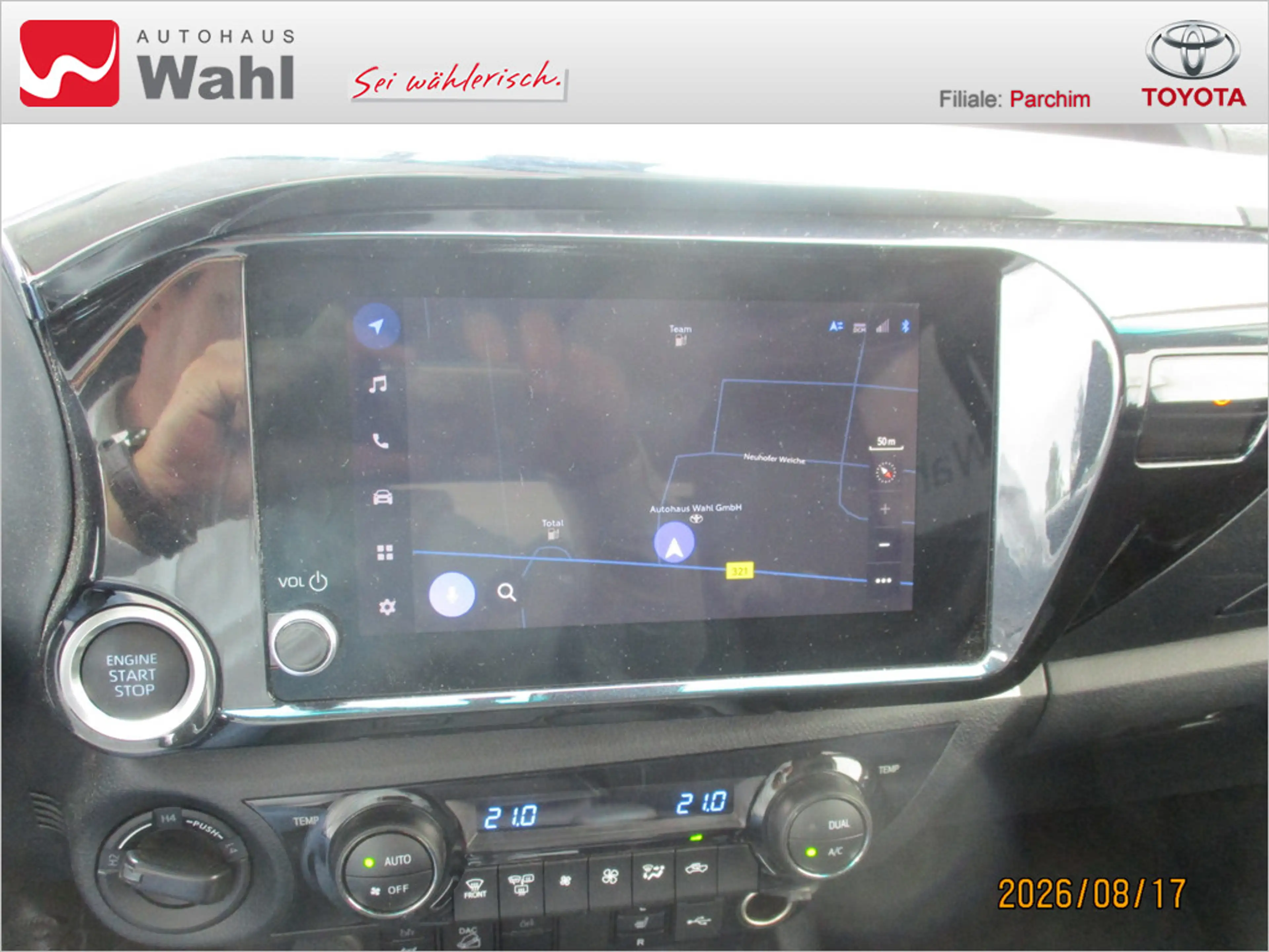 Toyota Hilux 2.8 Double Cab Comfort 4x4 — photo 13