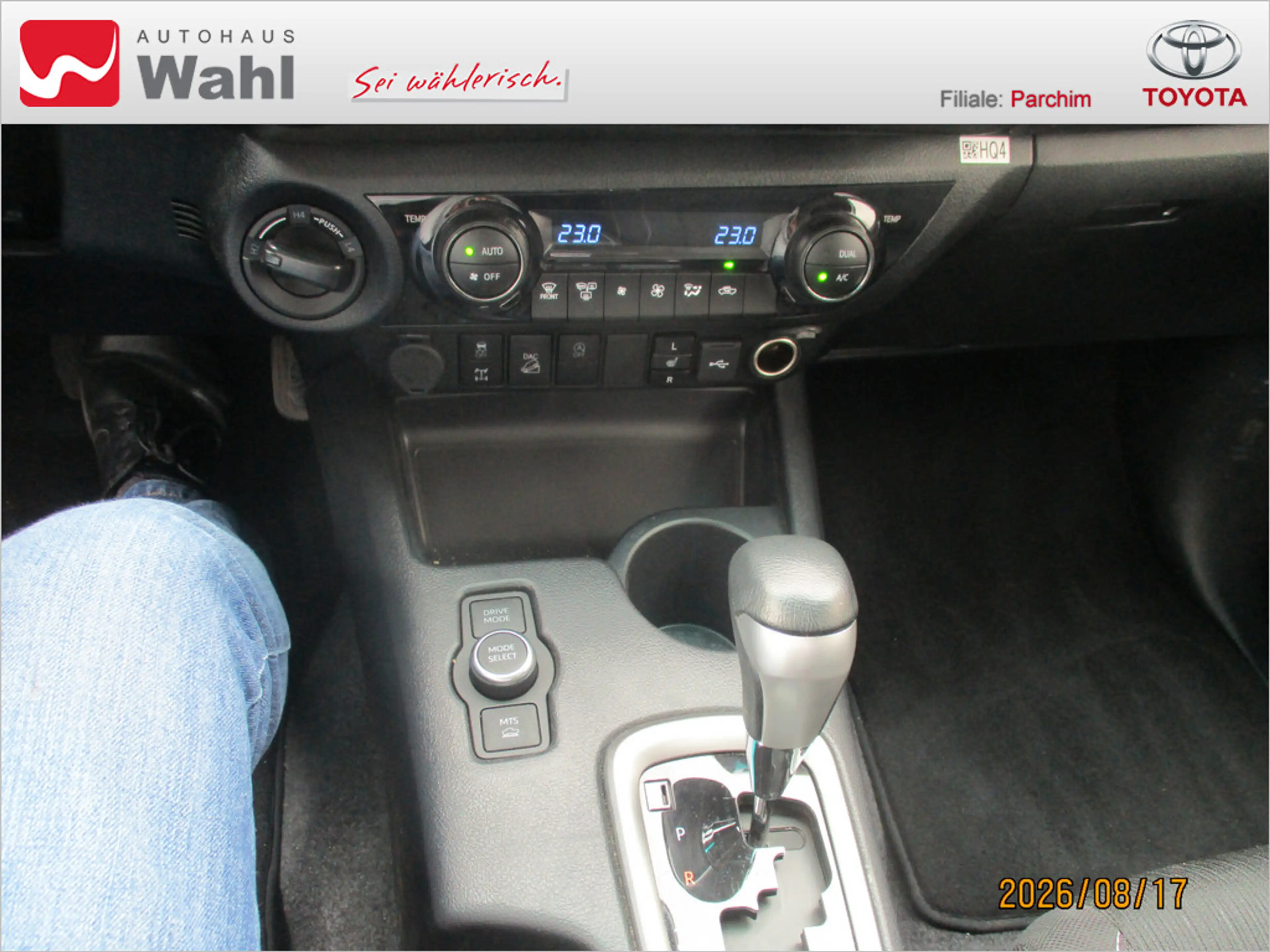 Toyota Hilux 2.8 Double Cab Comfort 4x4 — photo 11