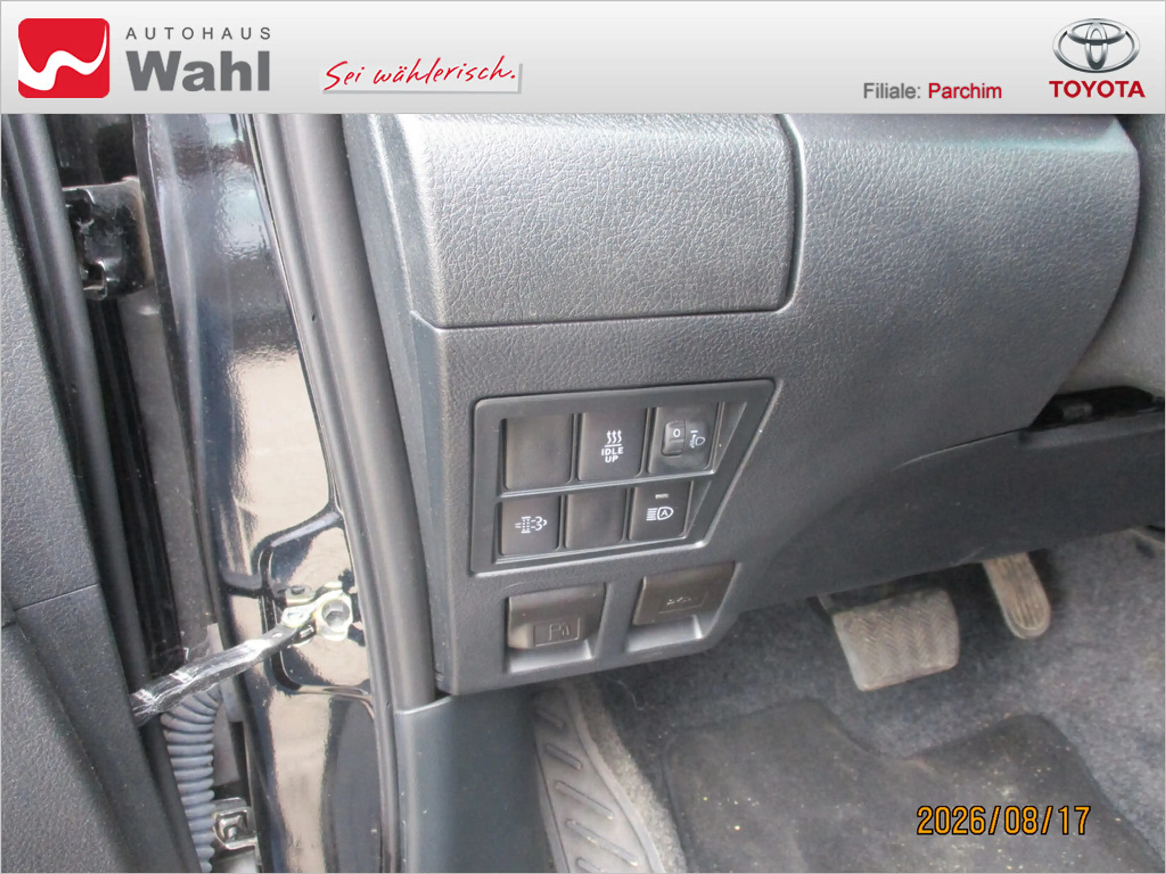 Toyota Hilux 2.8 Double Cab Comfort 4x4 — photo 5