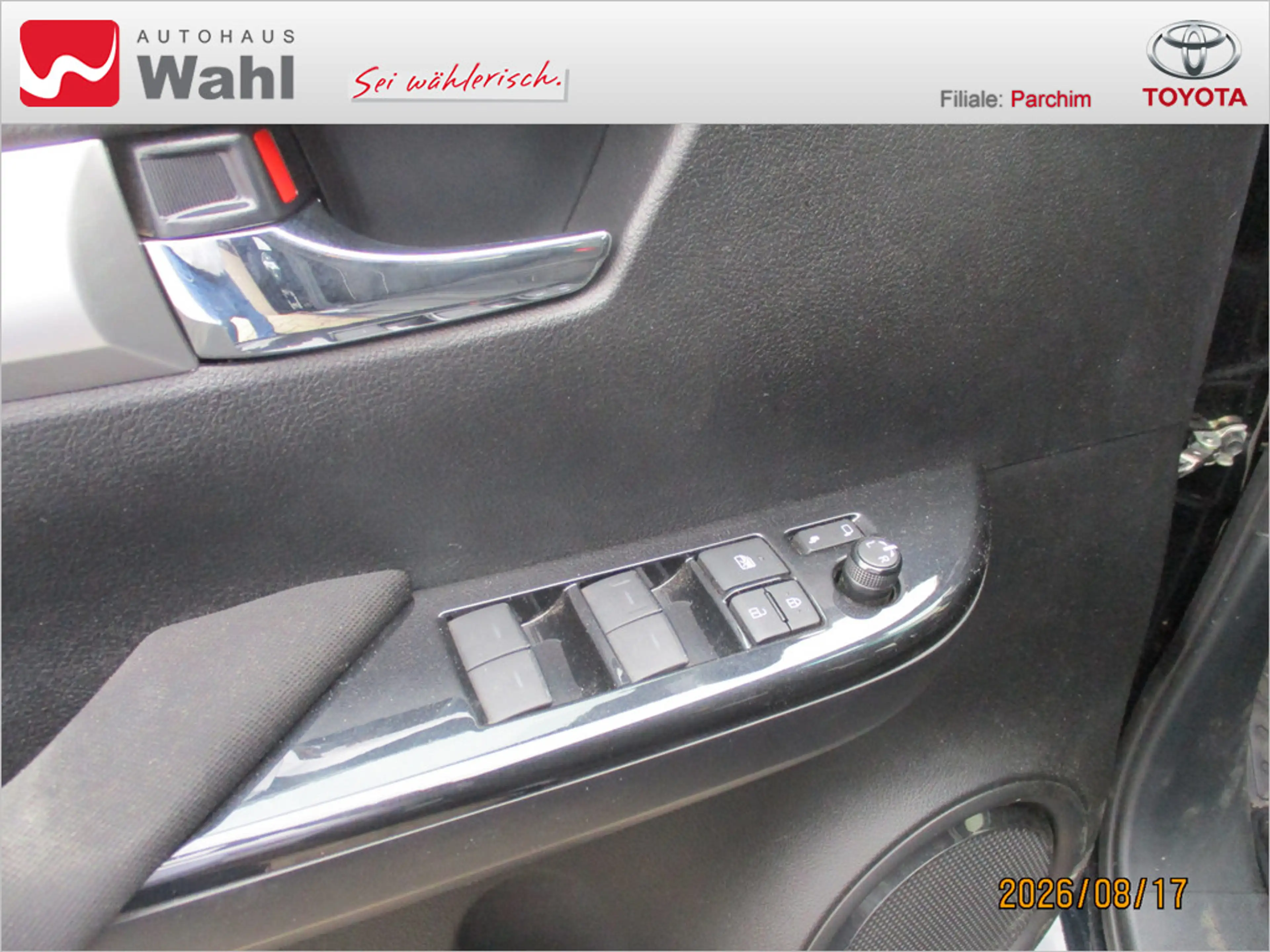 Toyota Hilux 2.8 Double Cab Comfort 4x4 — photo 4
