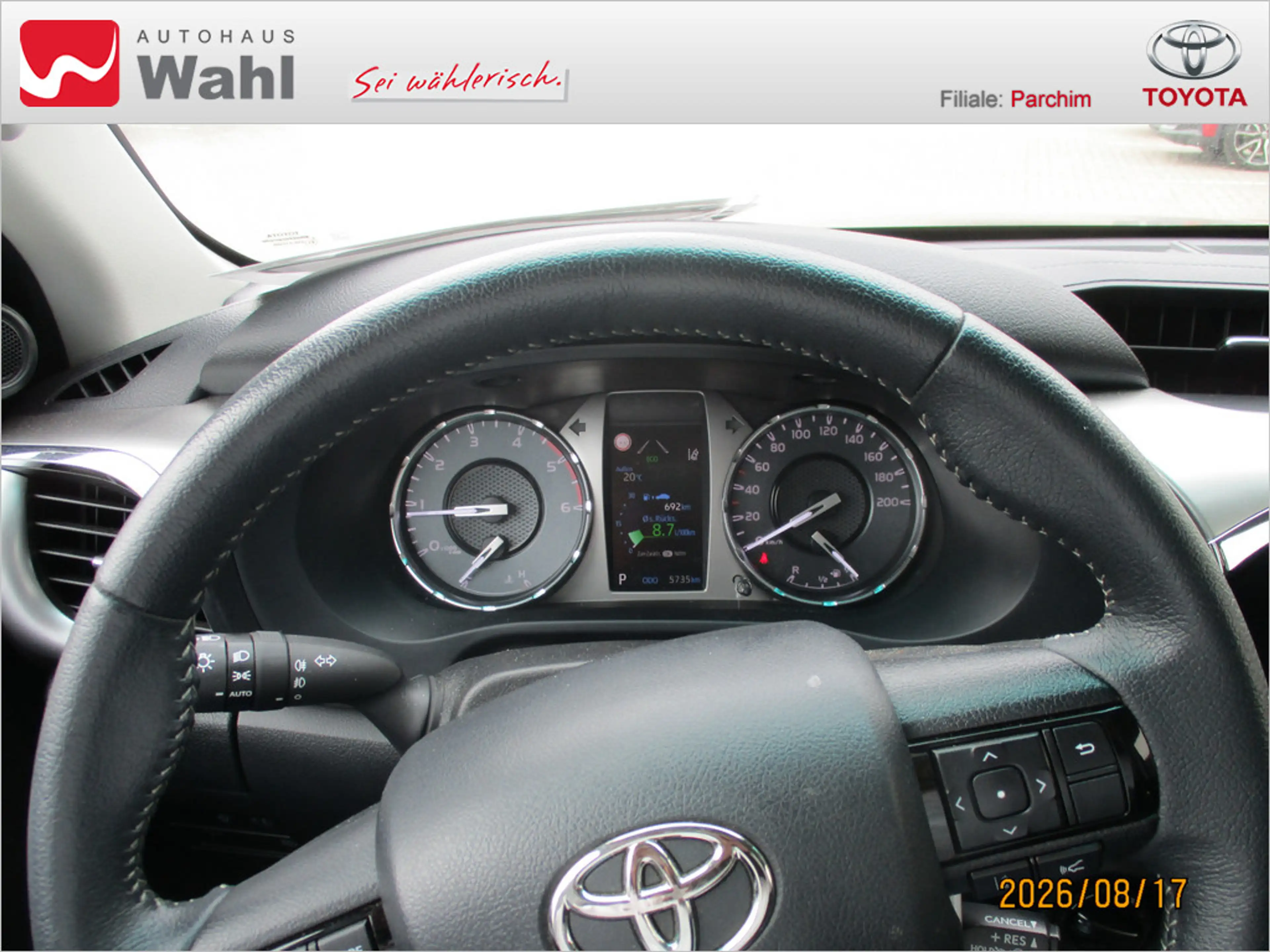 Toyota Hilux 2.8 Double Cab Comfort 4x4 — photo 10