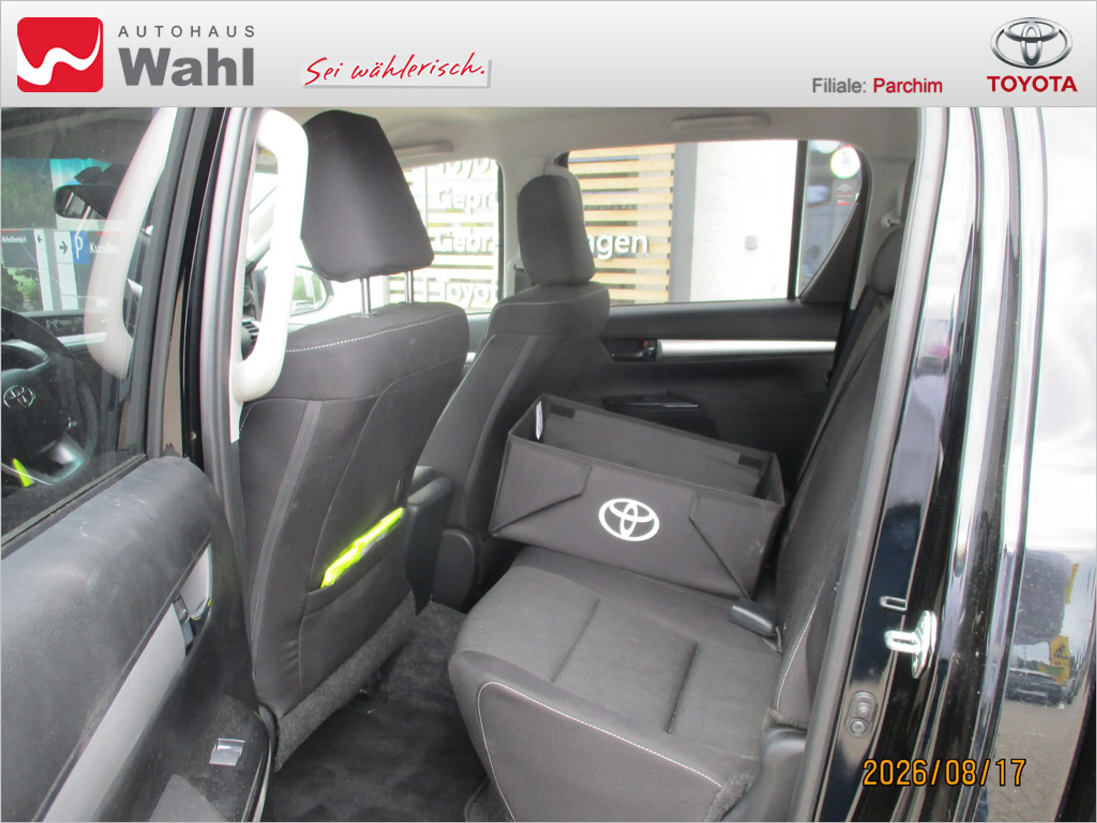 Toyota Hilux 2.8 Double Cab Comfort 4x4 — photo 7