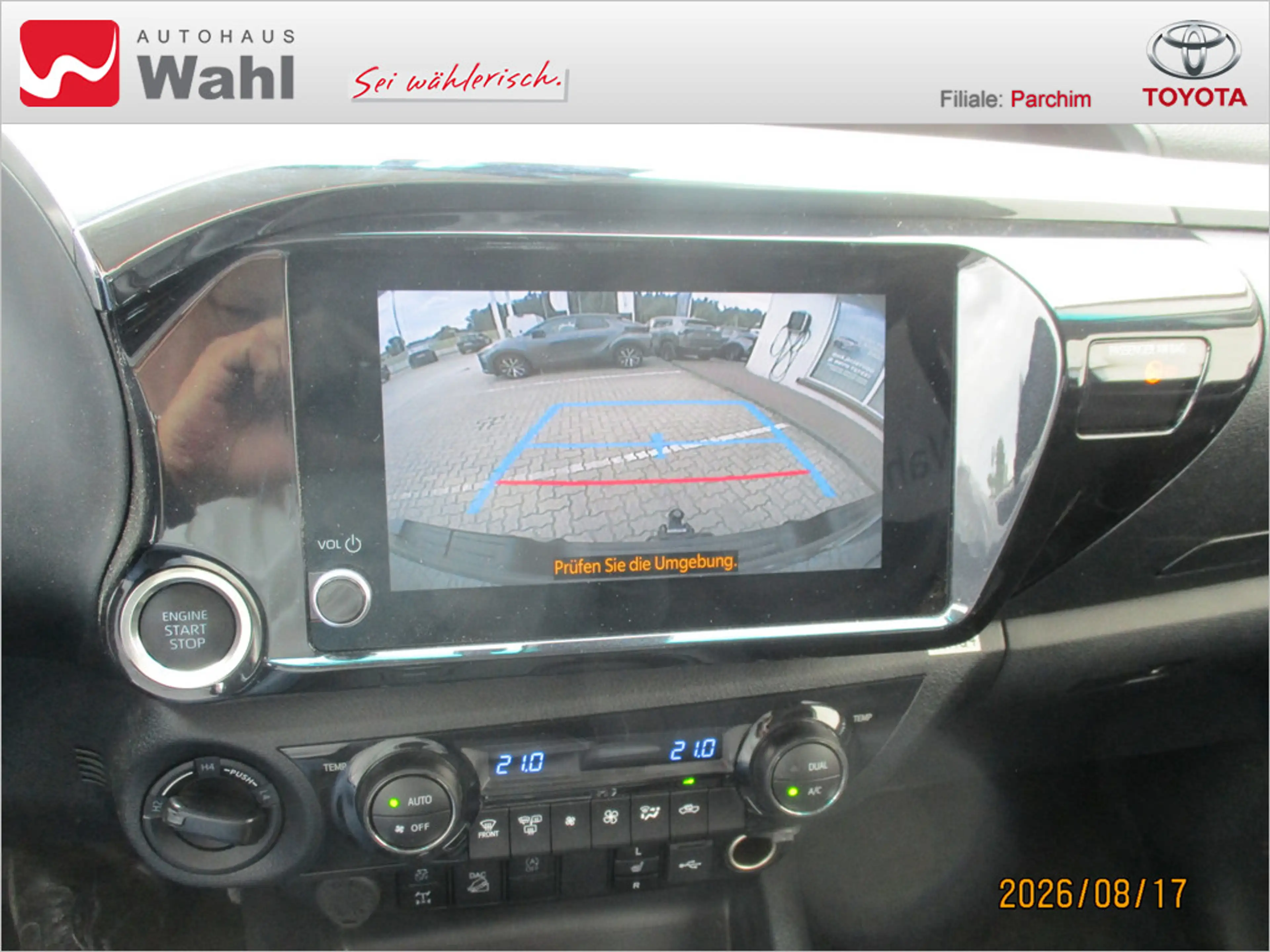 Toyota Hilux 2.8 Double Cab Comfort 4x4 — photo 12