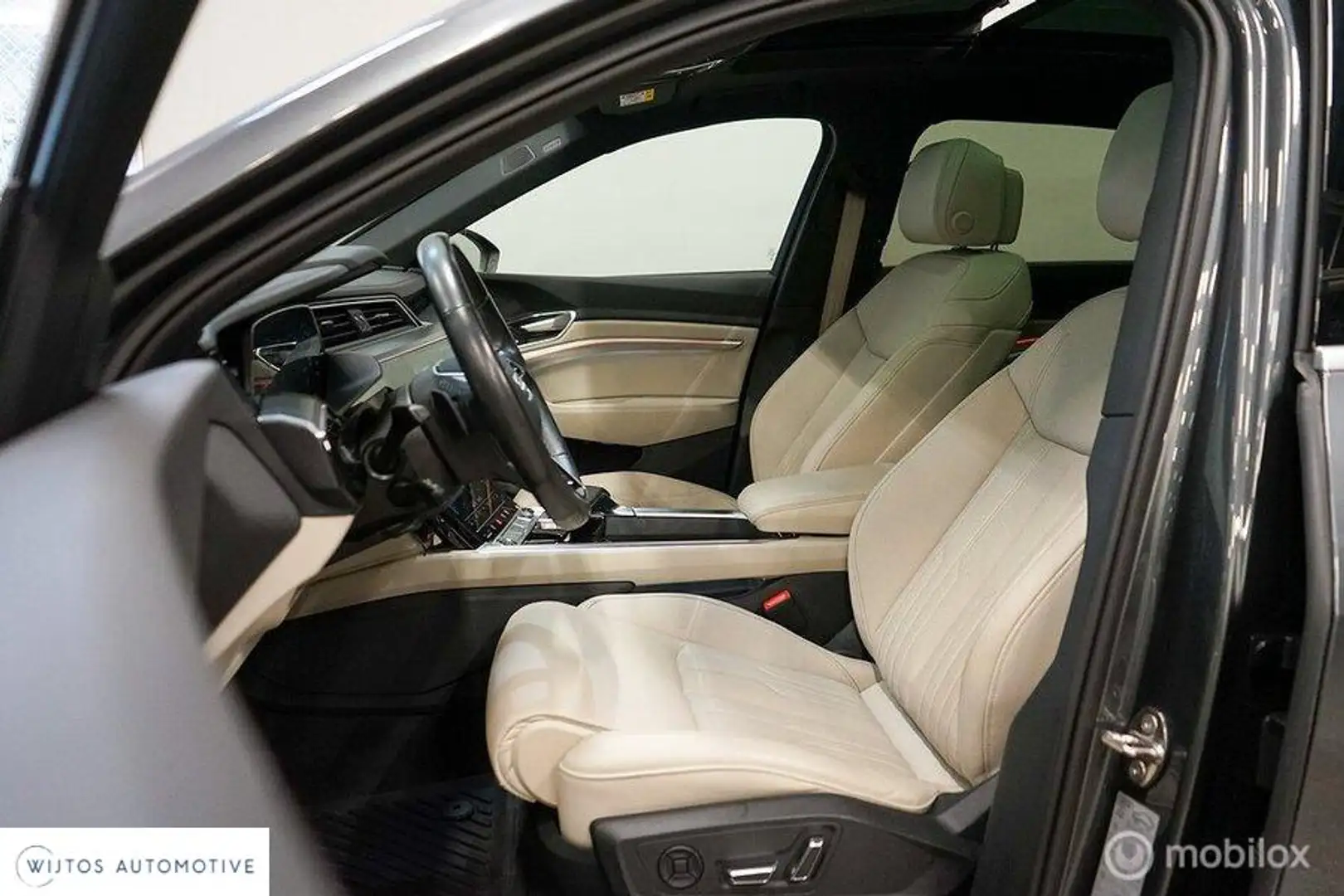 Audi Q8 e-tron 55 quattro S Edition 115 kWh, B&O, pano, 360 Gris - 2