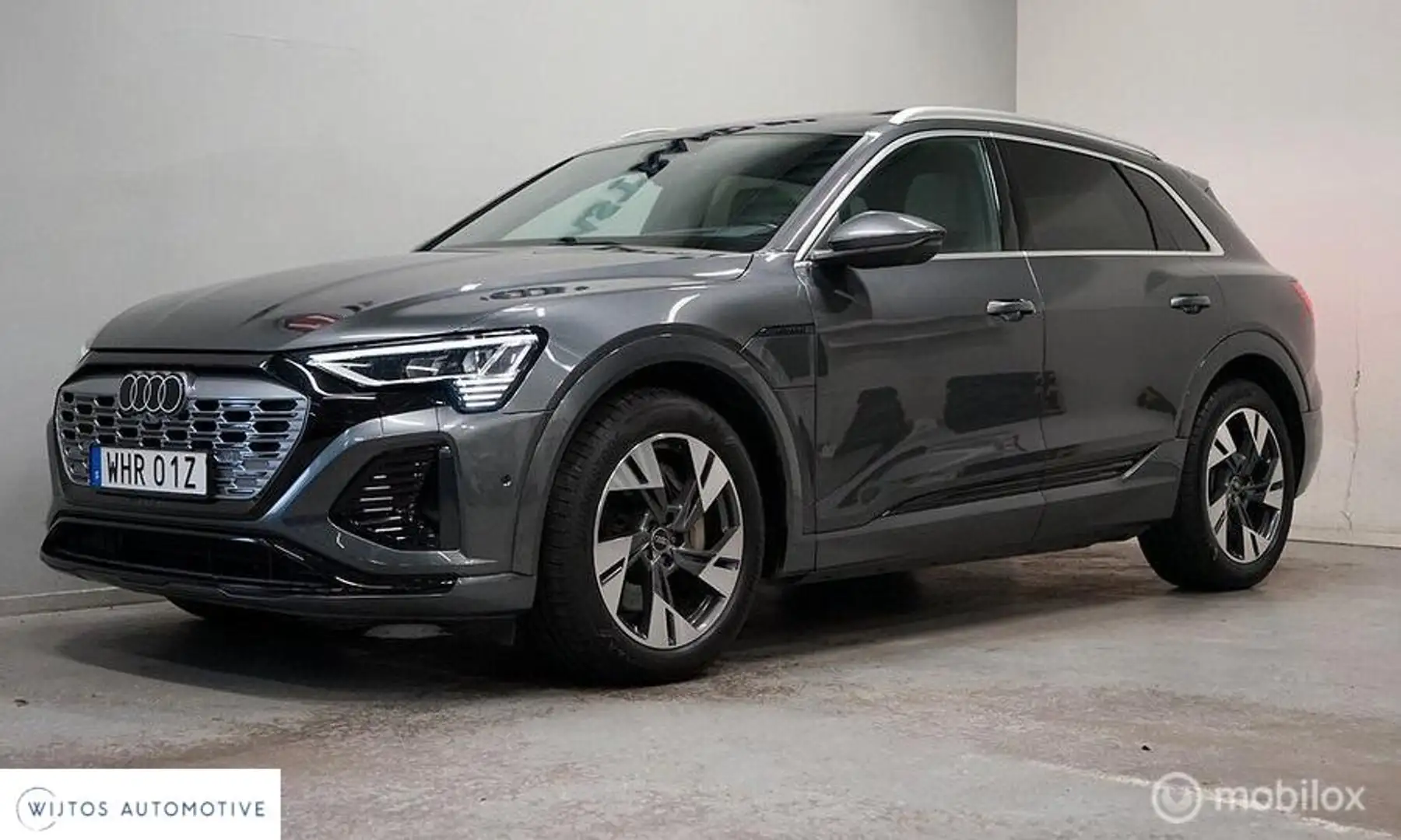 Audi Q8 e-tron 55 quattro S Edition 115 kWh, B&O, pano, 360 Gris - 1