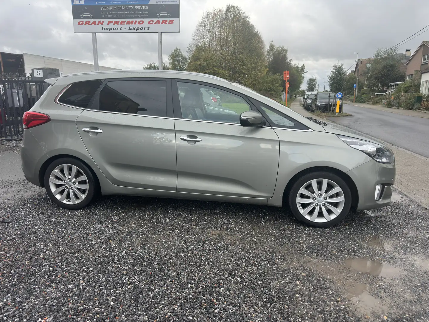 Kia Carens Carens 1.7 CRDI CUIR TOIT PANORAMIQUE 7 PLACES Beige - 1